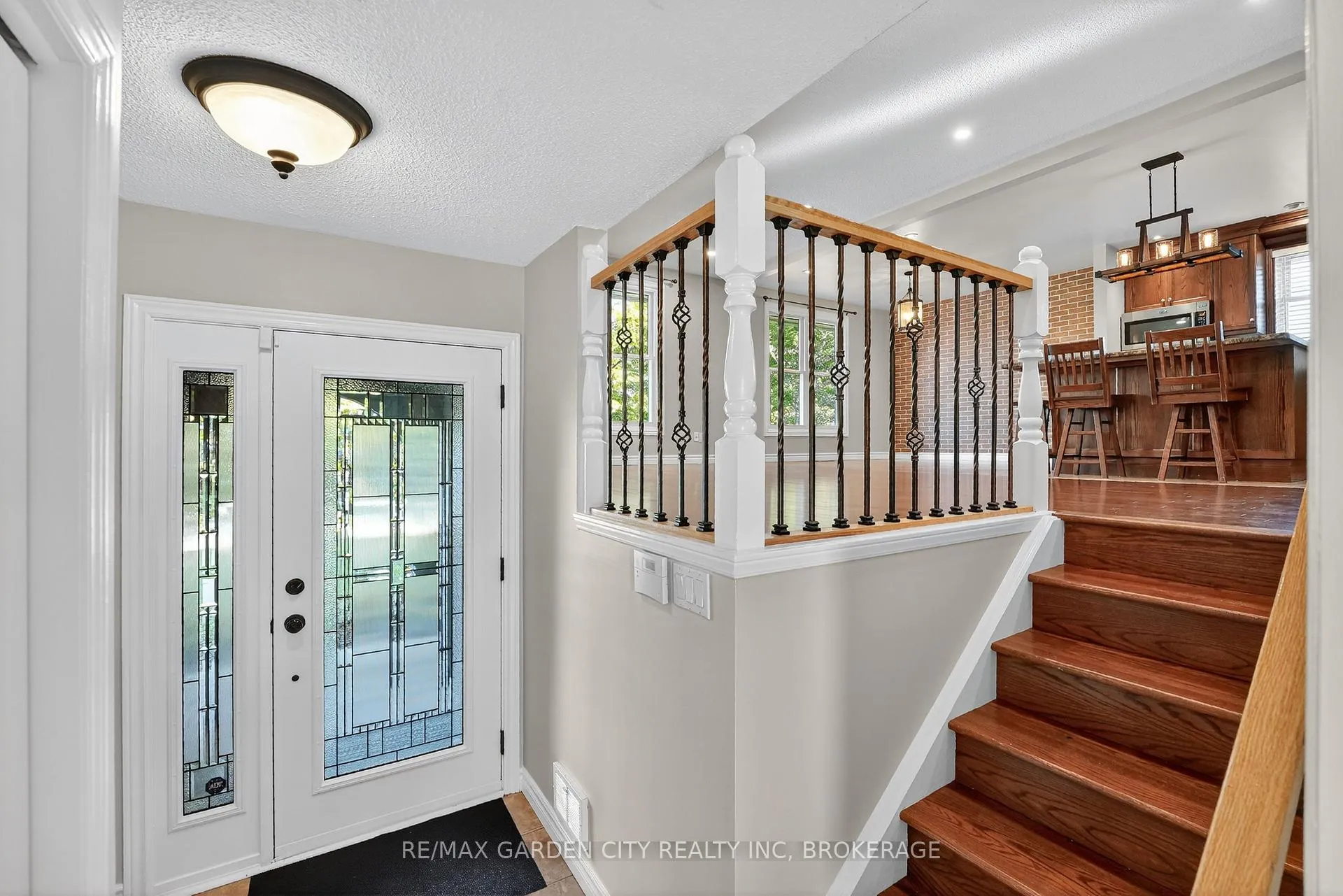 Photo 7 of 4 Jeanette Drive, St. Catharines, Vine/Linwell — HOMEH