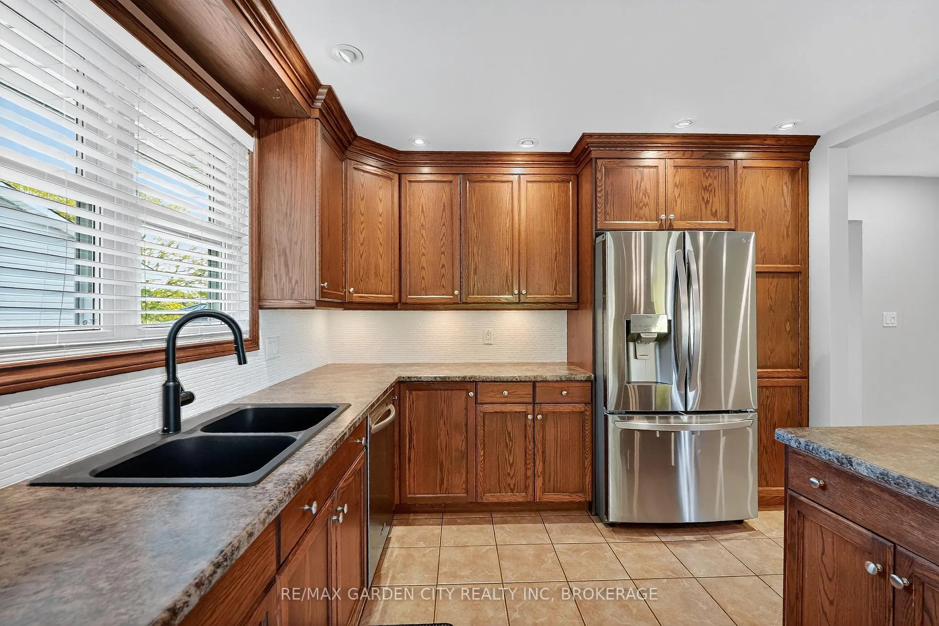 Photo 13 of 4 Jeanette Drive, St. Catharines, Vine/Linwell — HOMEH