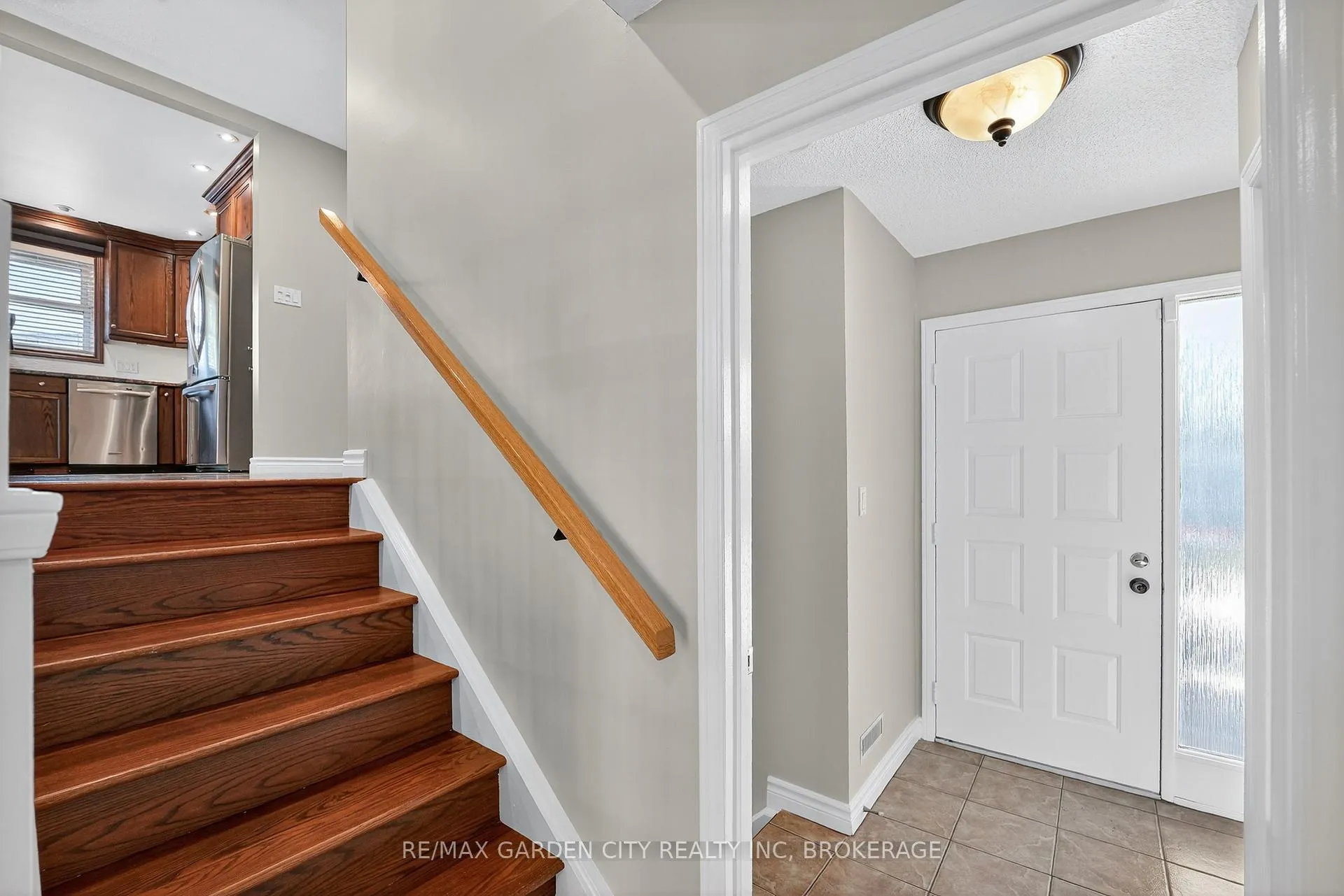 Photo 24 of 4 Jeanette Drive, St. Catharines, Vine/Linwell — HOMEH