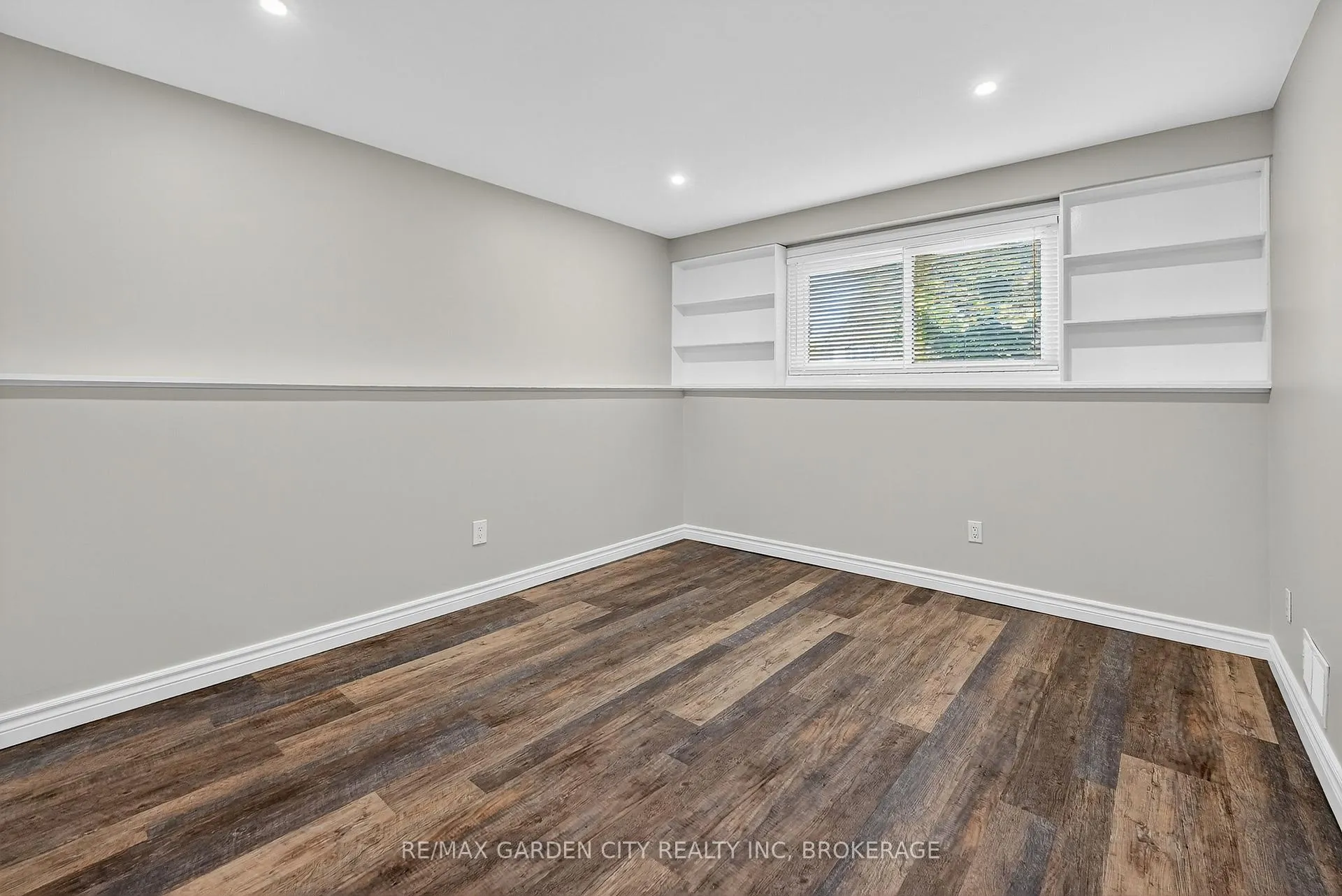 Photo 30 of 4 Jeanette Drive, St. Catharines, Vine/Linwell — HOMEH