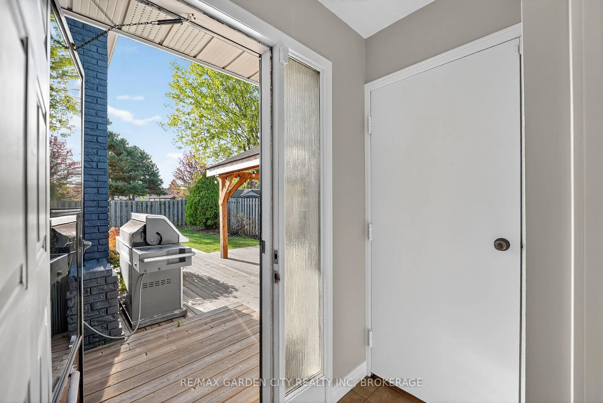 Photo 34 of 4 Jeanette Drive, St. Catharines, Vine/Linwell — HOMEH