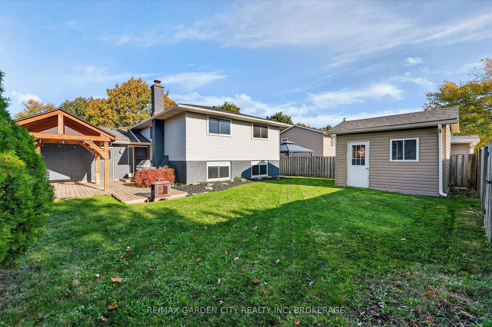 Photo 38 of 4 Jeanette Drive, St. Catharines, Vine/Linwell — HOMEH