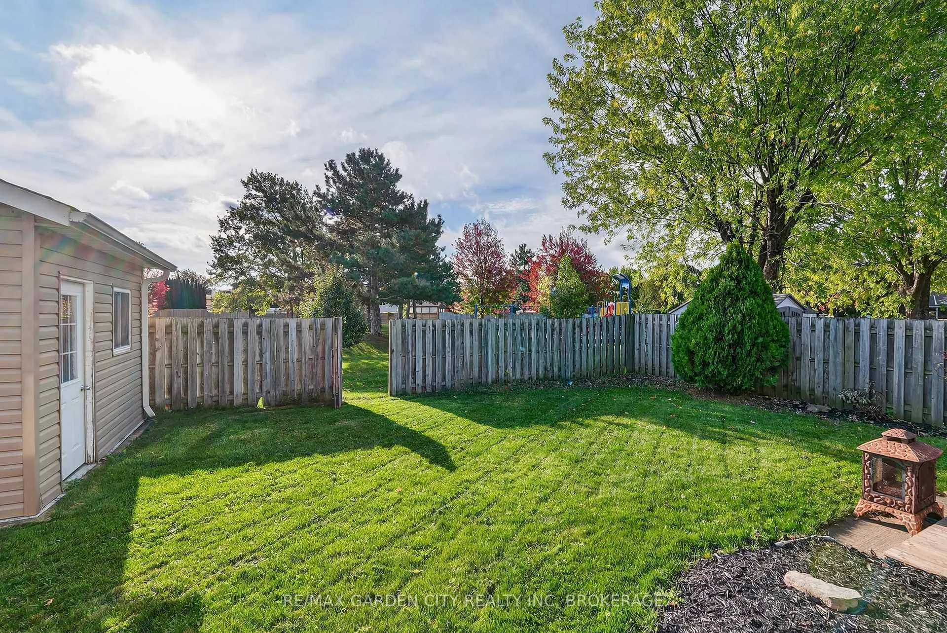 Photo 41 of 4 Jeanette Drive, St. Catharines, Vine/Linwell — HOMEH