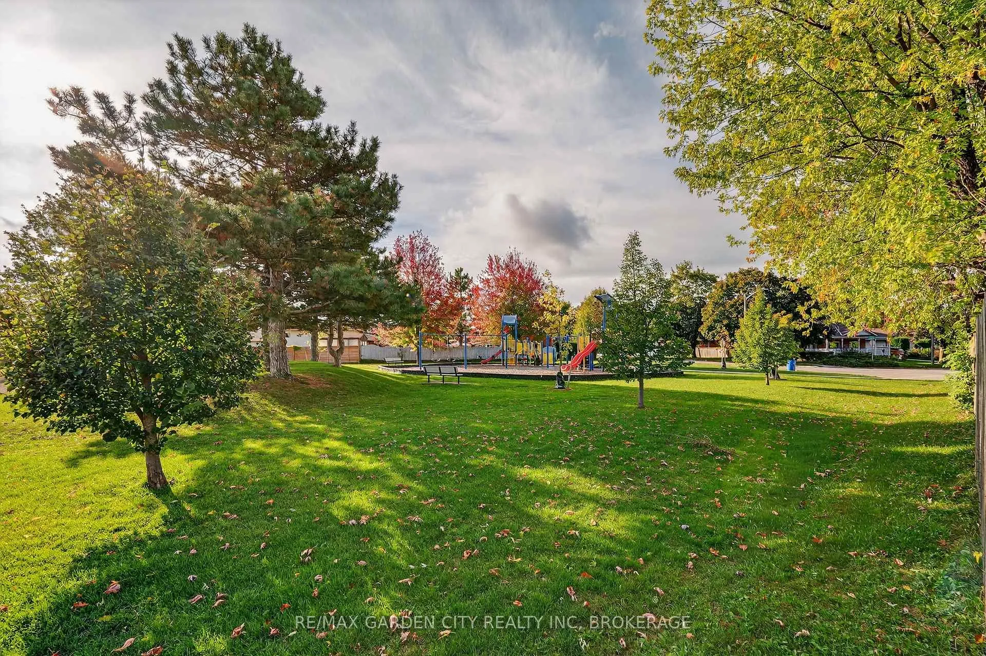 Photo 42 of 4 Jeanette Drive, St. Catharines, Vine/Linwell — HOMEH