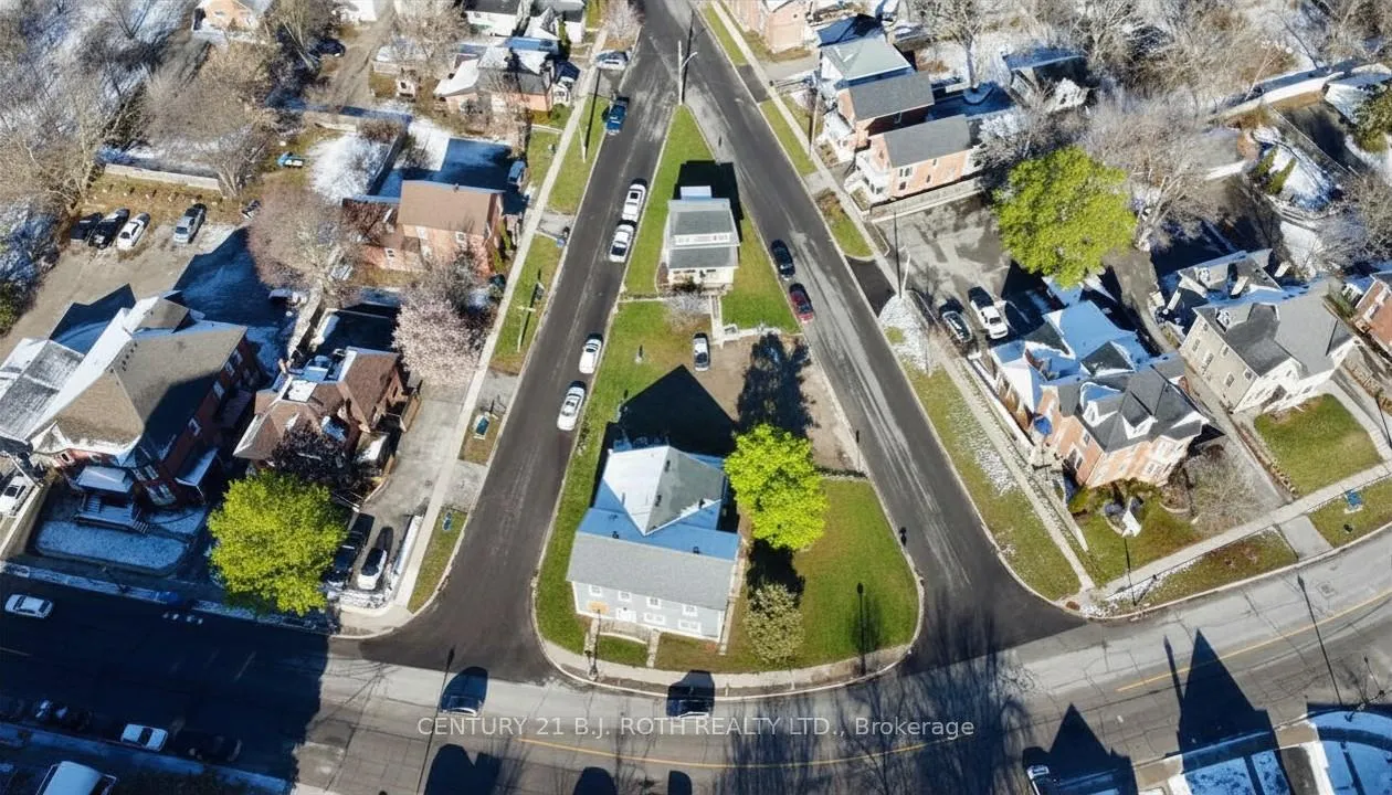Photo 31 of 194 Dunlop Street E, Barrie, Lakeshore — HOMEH