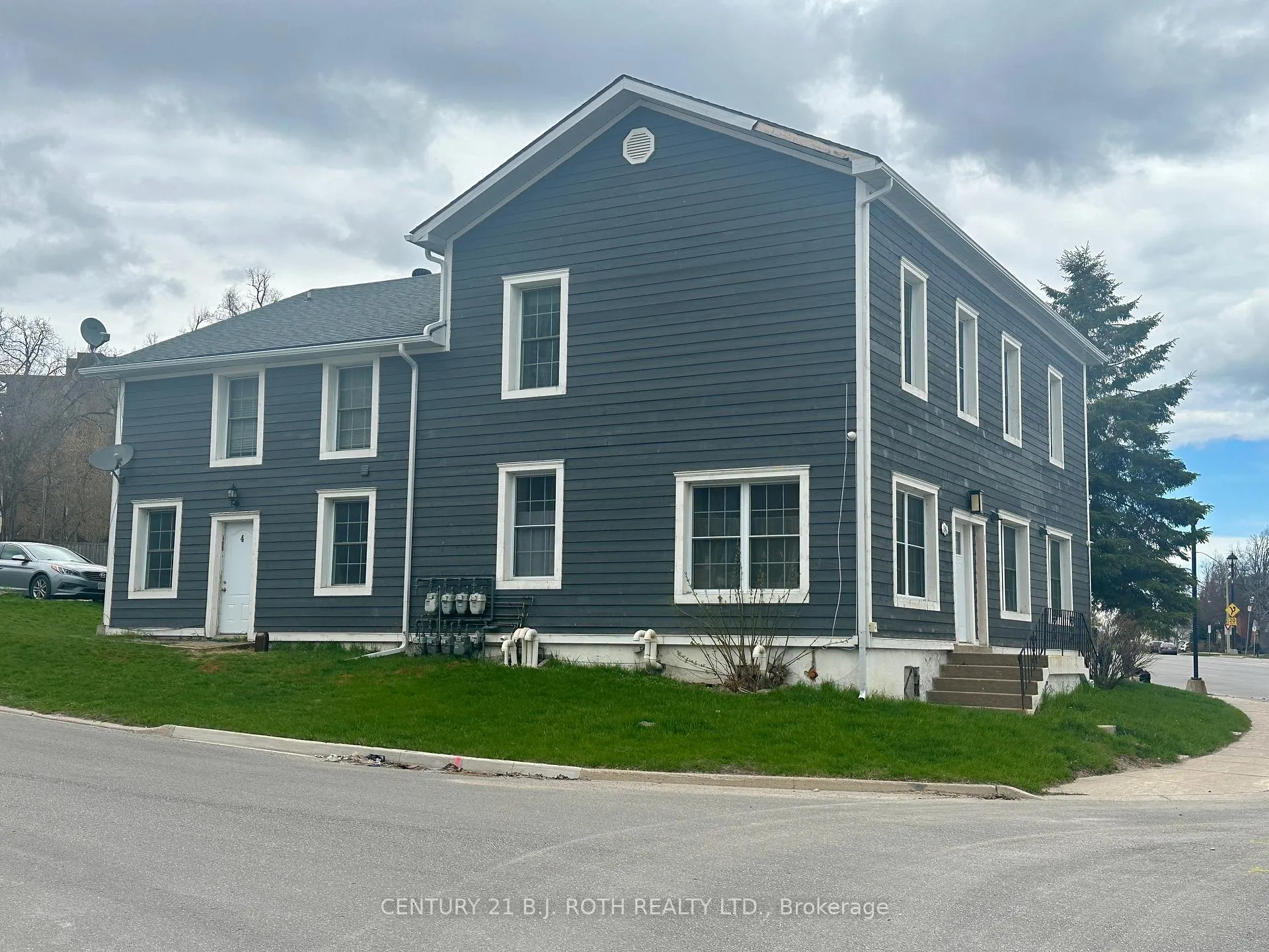 Photo 56 of 194 Dunlop Street E, Barrie, Lakeshore — HOMEH