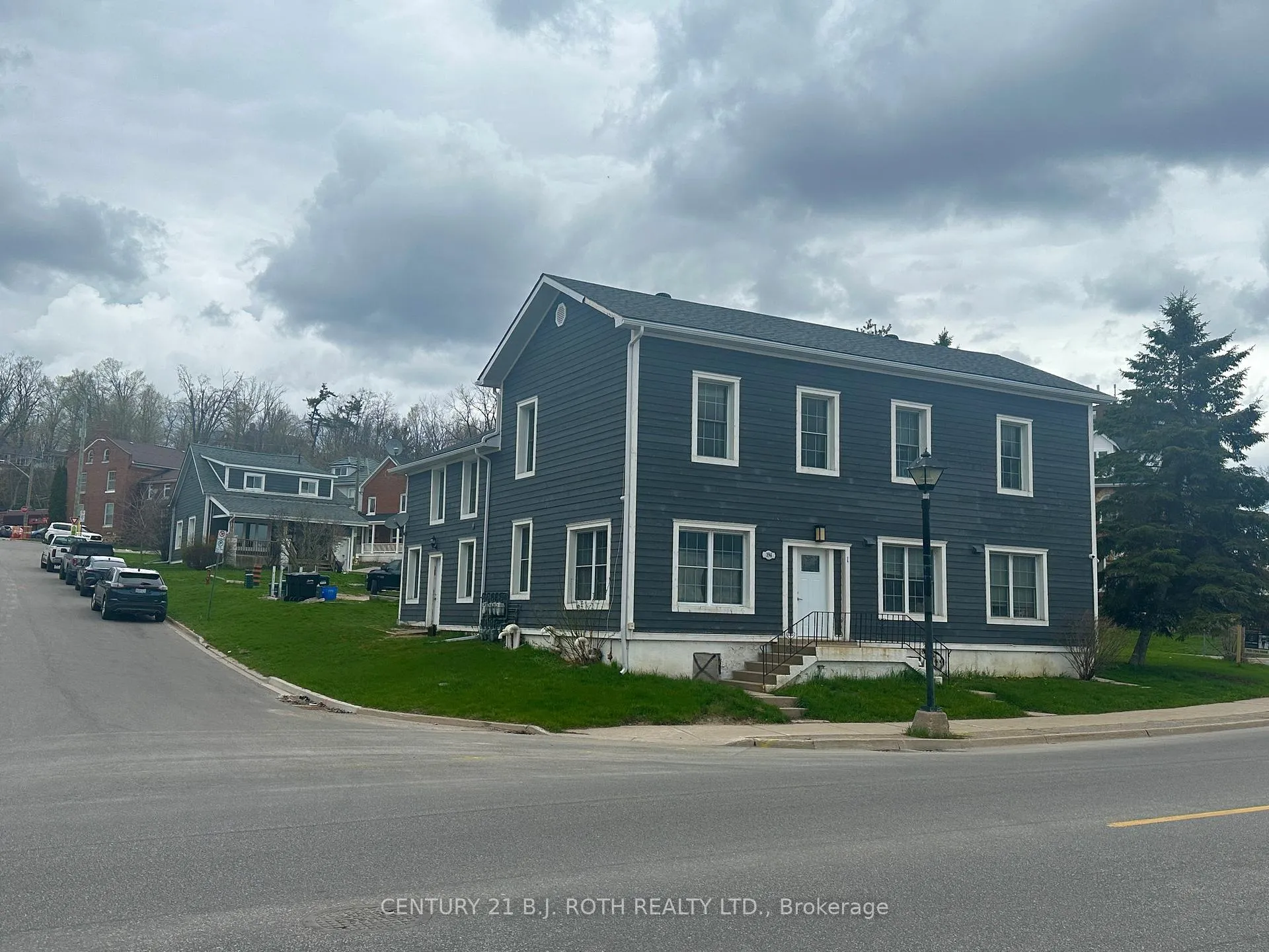 Photo 57 of 194 Dunlop Street E, Barrie, Lakeshore — HOMEH