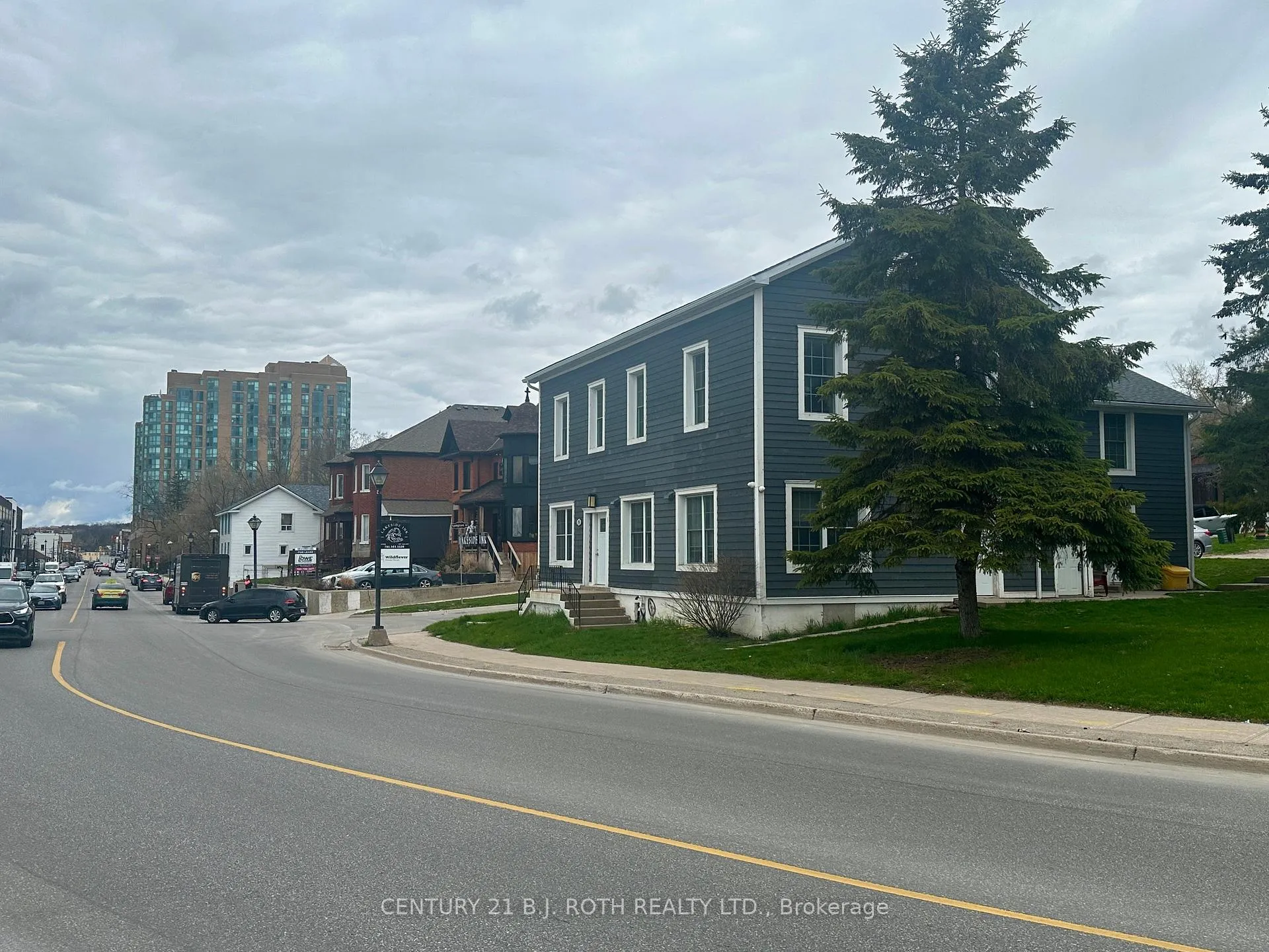 Photo 59 of 194 Dunlop Street E, Barrie, Lakeshore — HOMEH