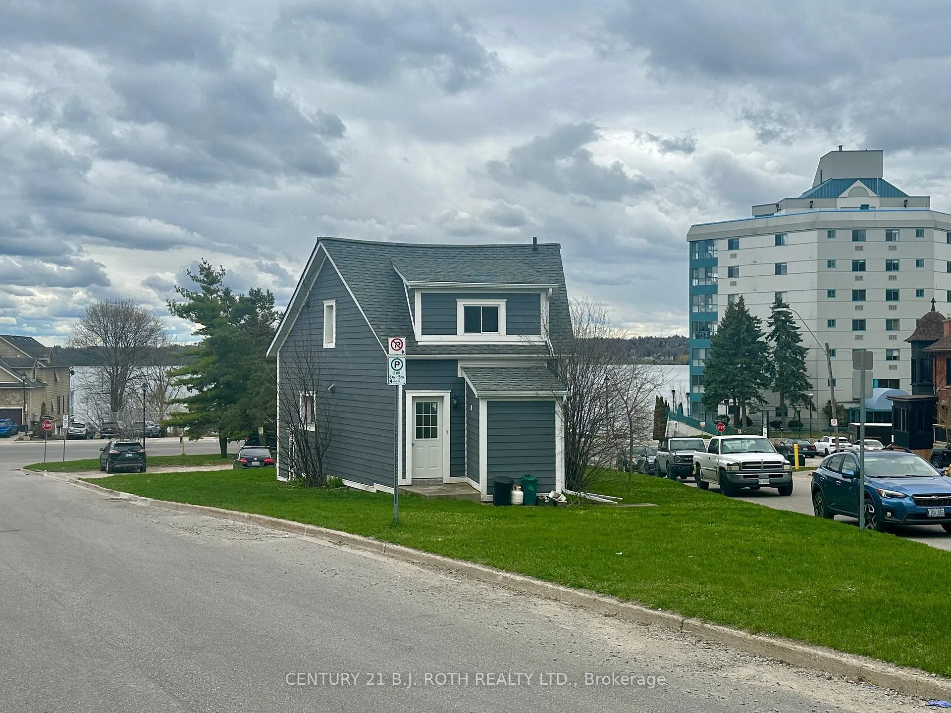 Photo 62 of 194 Dunlop Street E, Barrie, Lakeshore — HOMEH