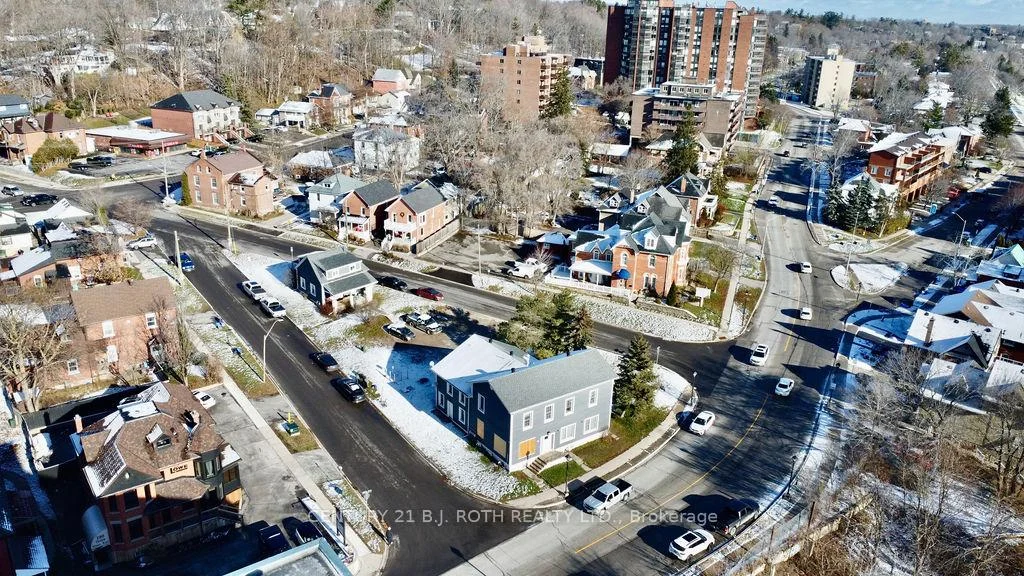 Photo 37 of 194 Dunlop Street E, Barrie, Lakeshore — HOMEH