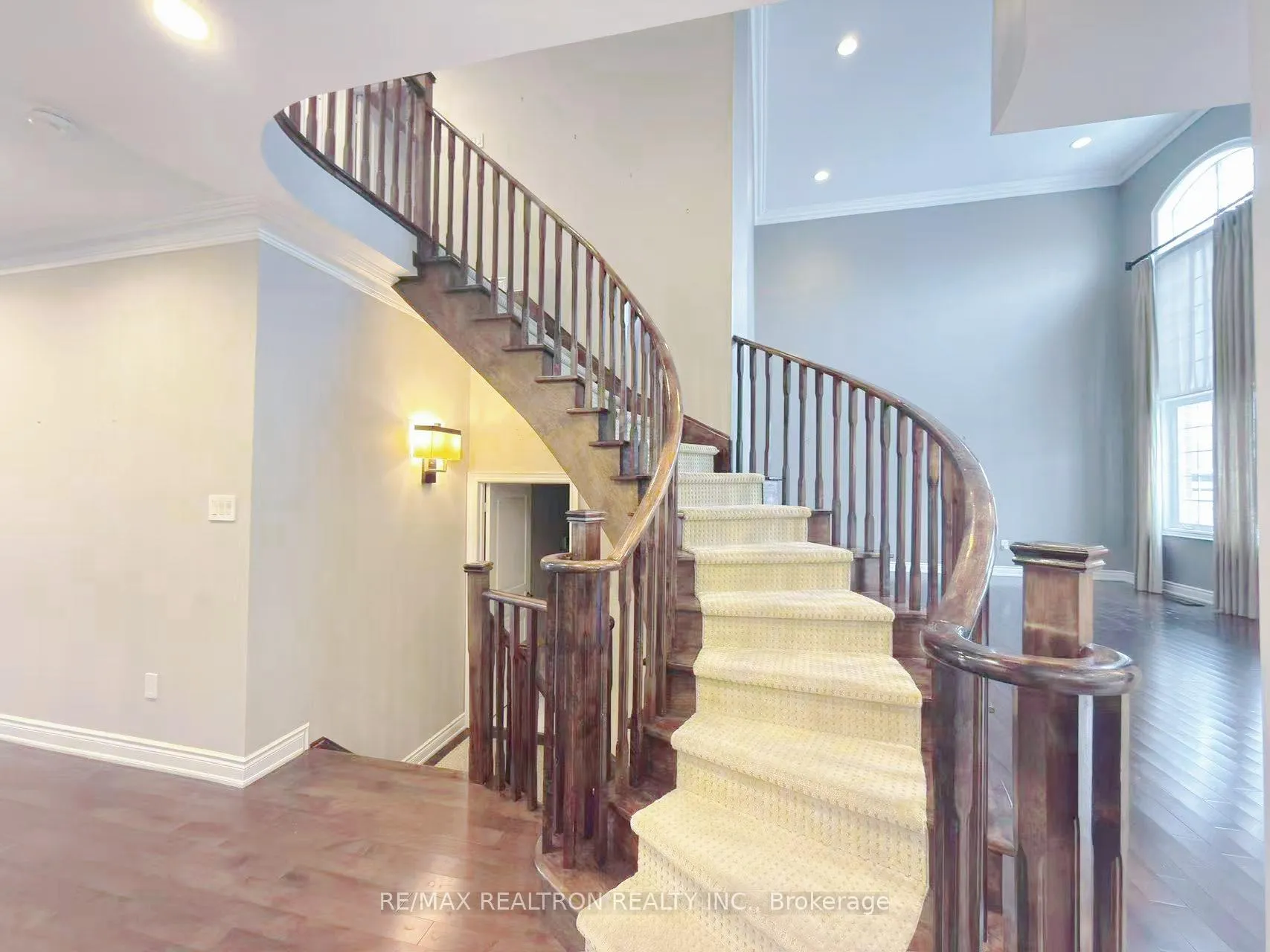 Photo 2 of 219 Riverwalk Drive, Markham, Box Grove — HOMEH