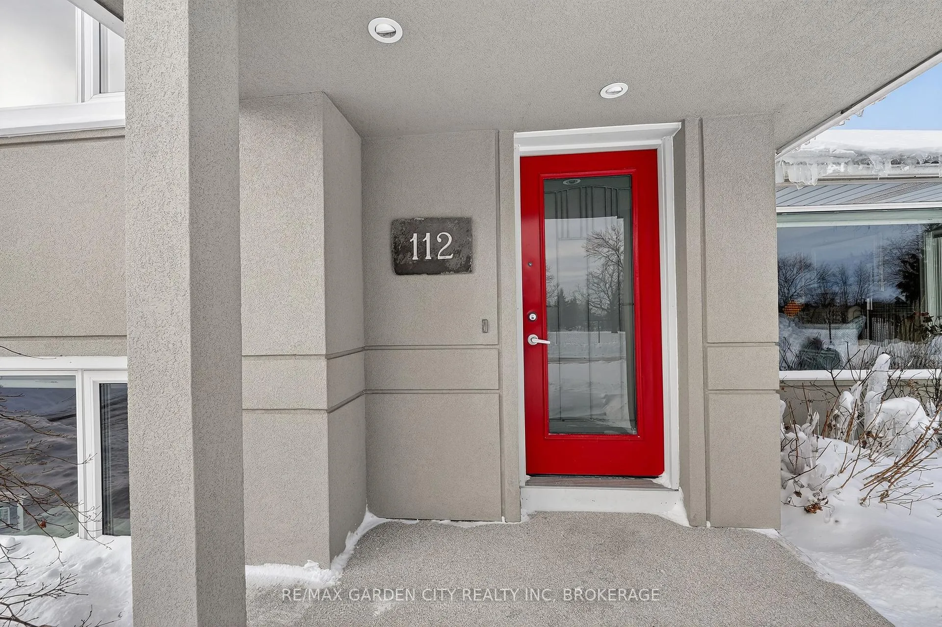 Photo 2 of 112 Riverdale Drive, St. Catharines, Old Glenridge — HOMEH