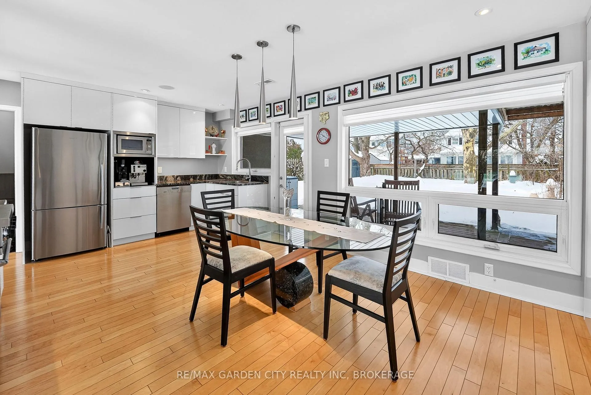 Photo 8 of 112 Riverdale Drive, St. Catharines, Old Glenridge — HOMEH