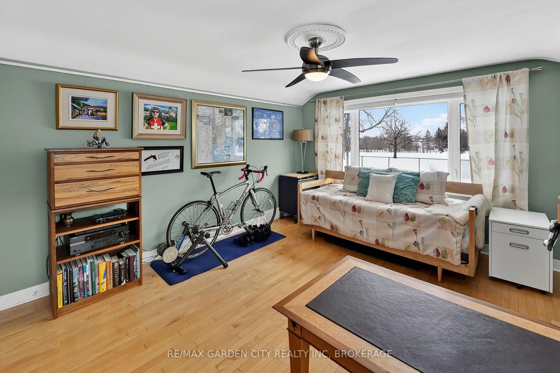 Photo 26 of 112 Riverdale Drive, St. Catharines, Old Glenridge — HOMEH