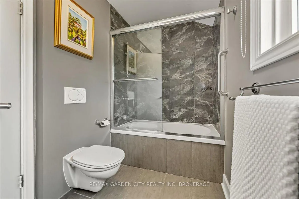 Photo 29 of 112 Riverdale Drive, St. Catharines, Old Glenridge — HOMEH