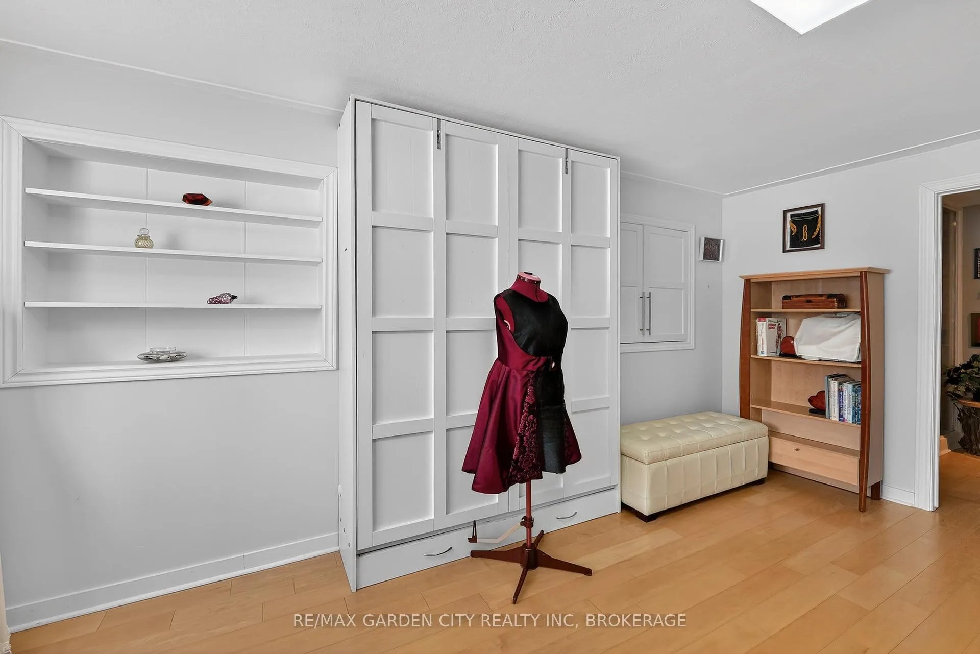 Photo 32 of 112 Riverdale Drive, St. Catharines, Old Glenridge — HOMEH