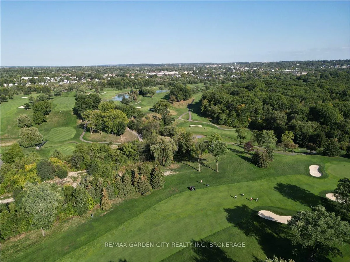 Photo 44 of 112 Riverdale Drive, St. Catharines, Old Glenridge — HOMEH