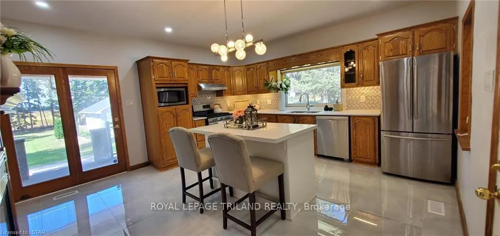 Photo 9 of 11051 Boundary Line, Chatham-Kent, Chatham — HOMEH