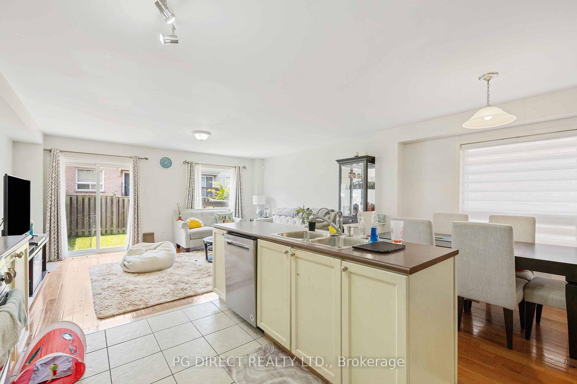 Photo 3 of 117 Burcher Road, Ajax, South East — HOMEH