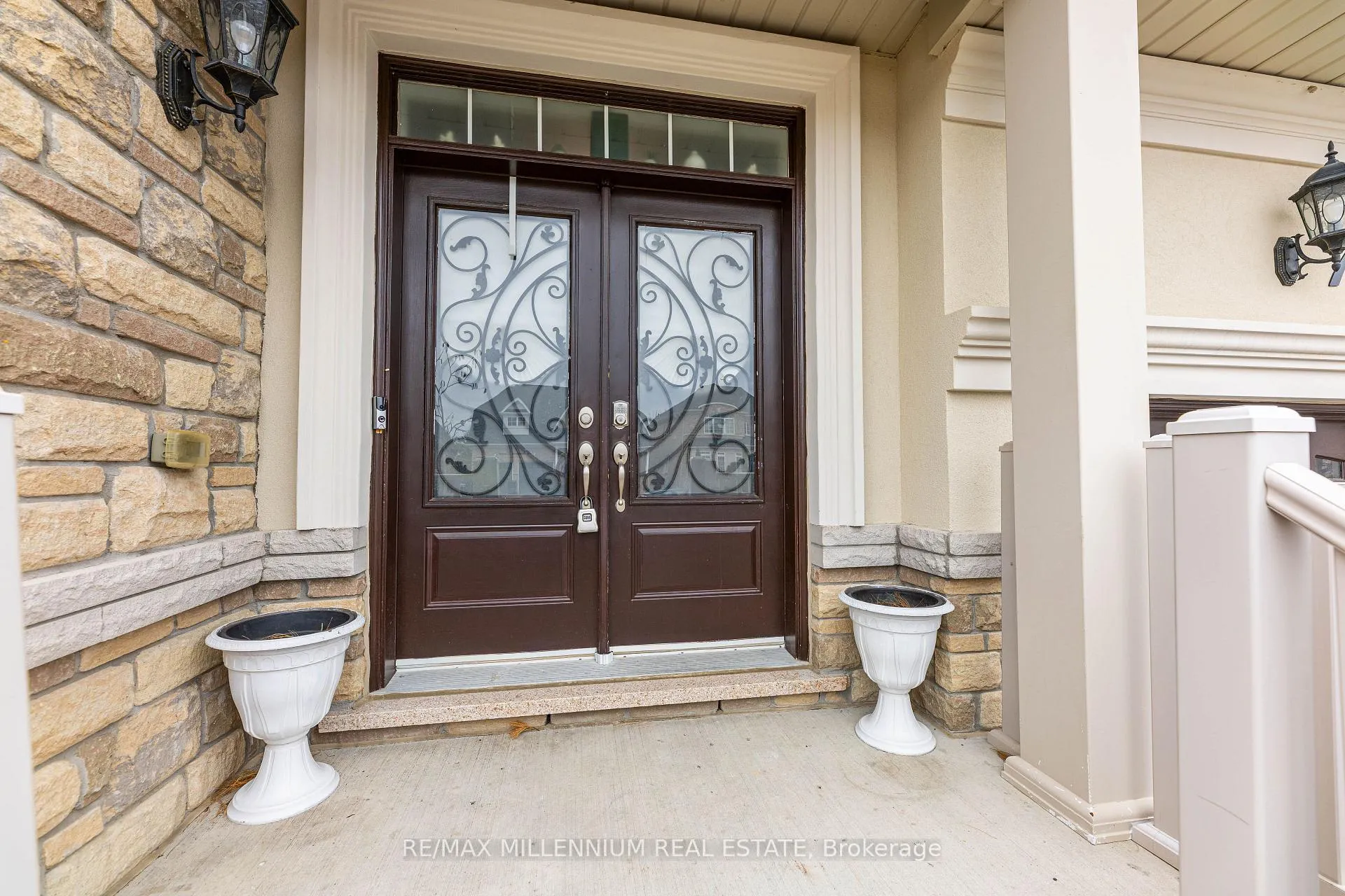 Photo 2 of 75 Copeland Crescent, Innisfil, Cookstown — HOMEH