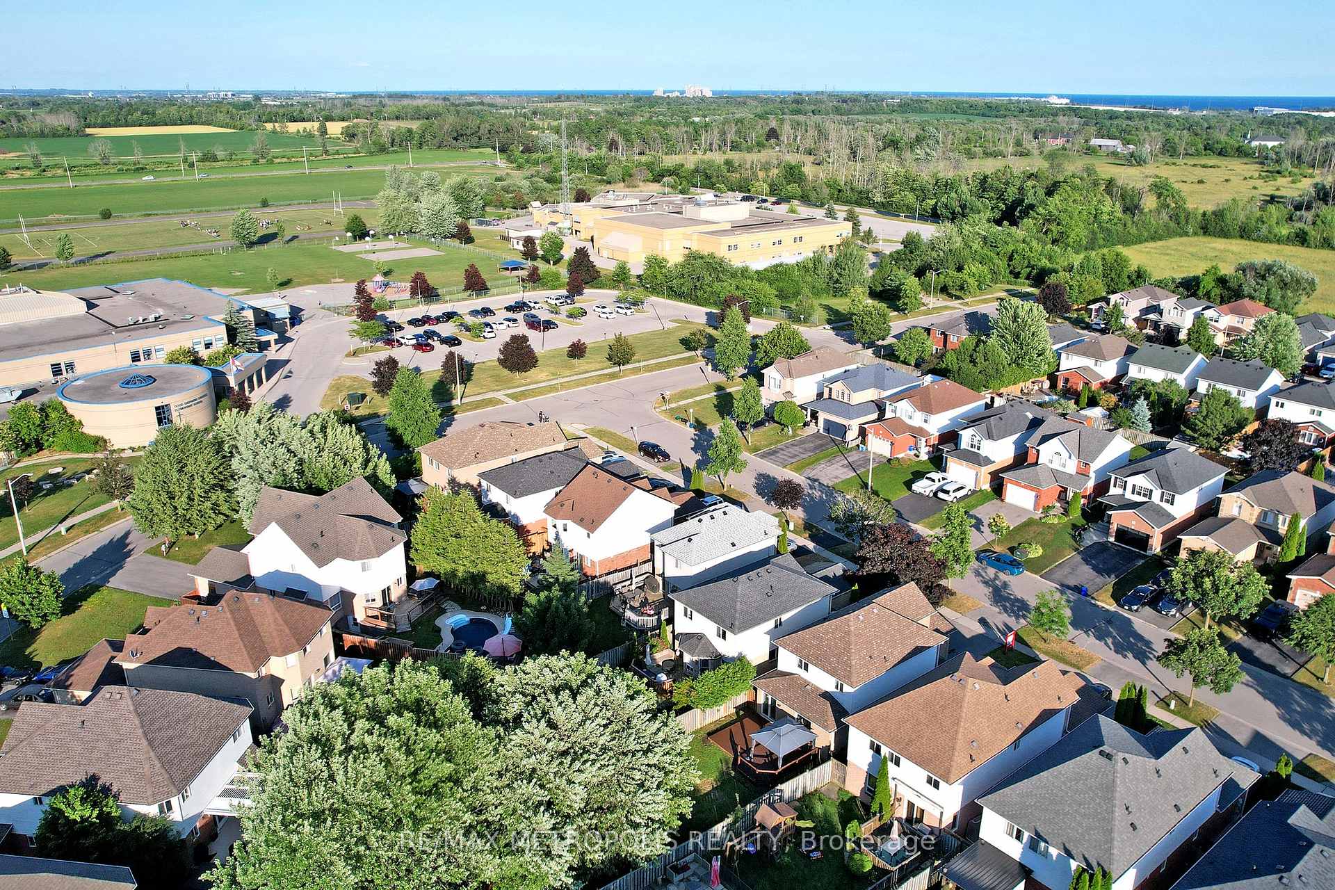 Photo 35 of 187 Wilkins Crescent, Clarington, Courtice — HOMEH