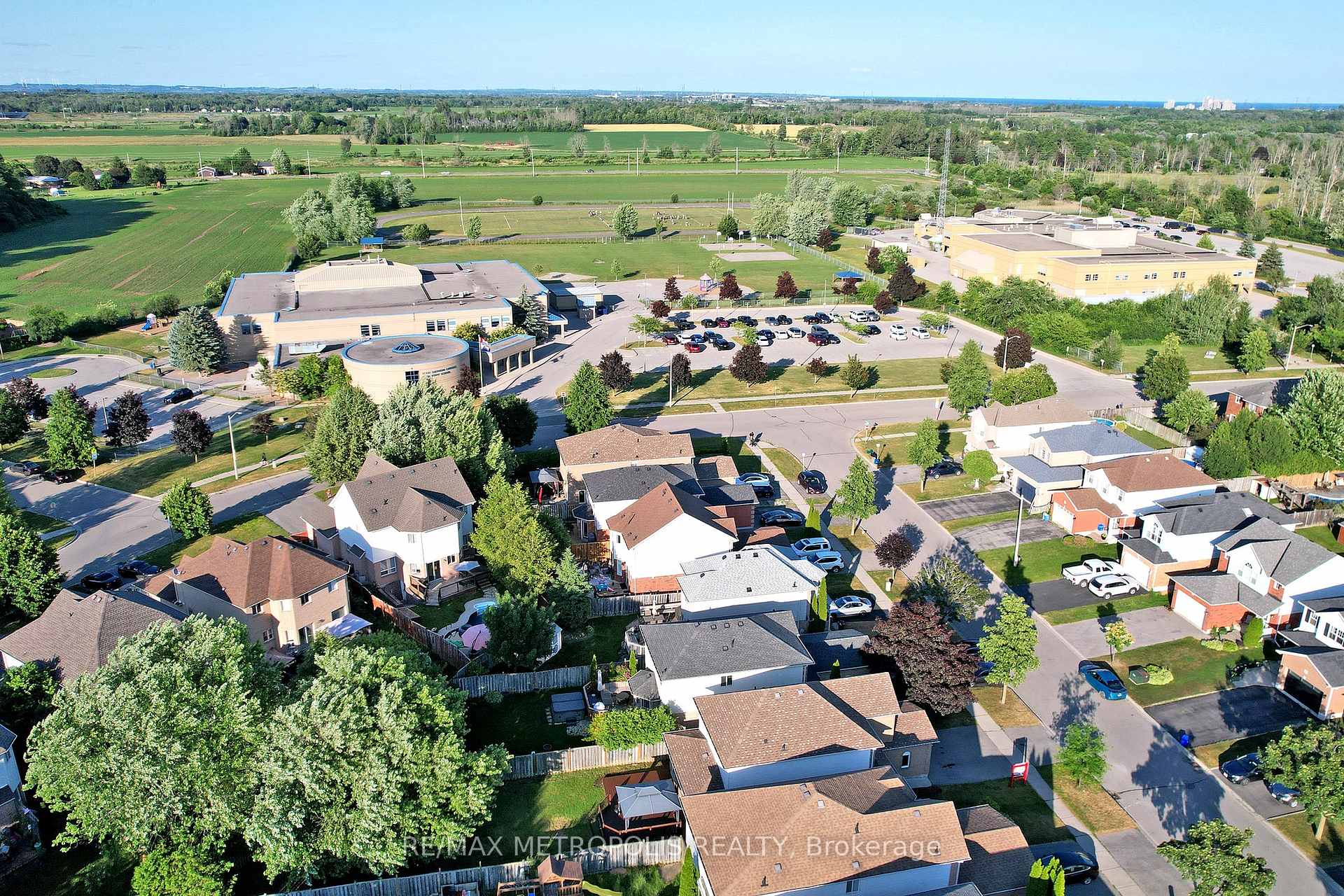Photo 36 of 187 Wilkins Crescent, Clarington, Courtice — HOMEH
