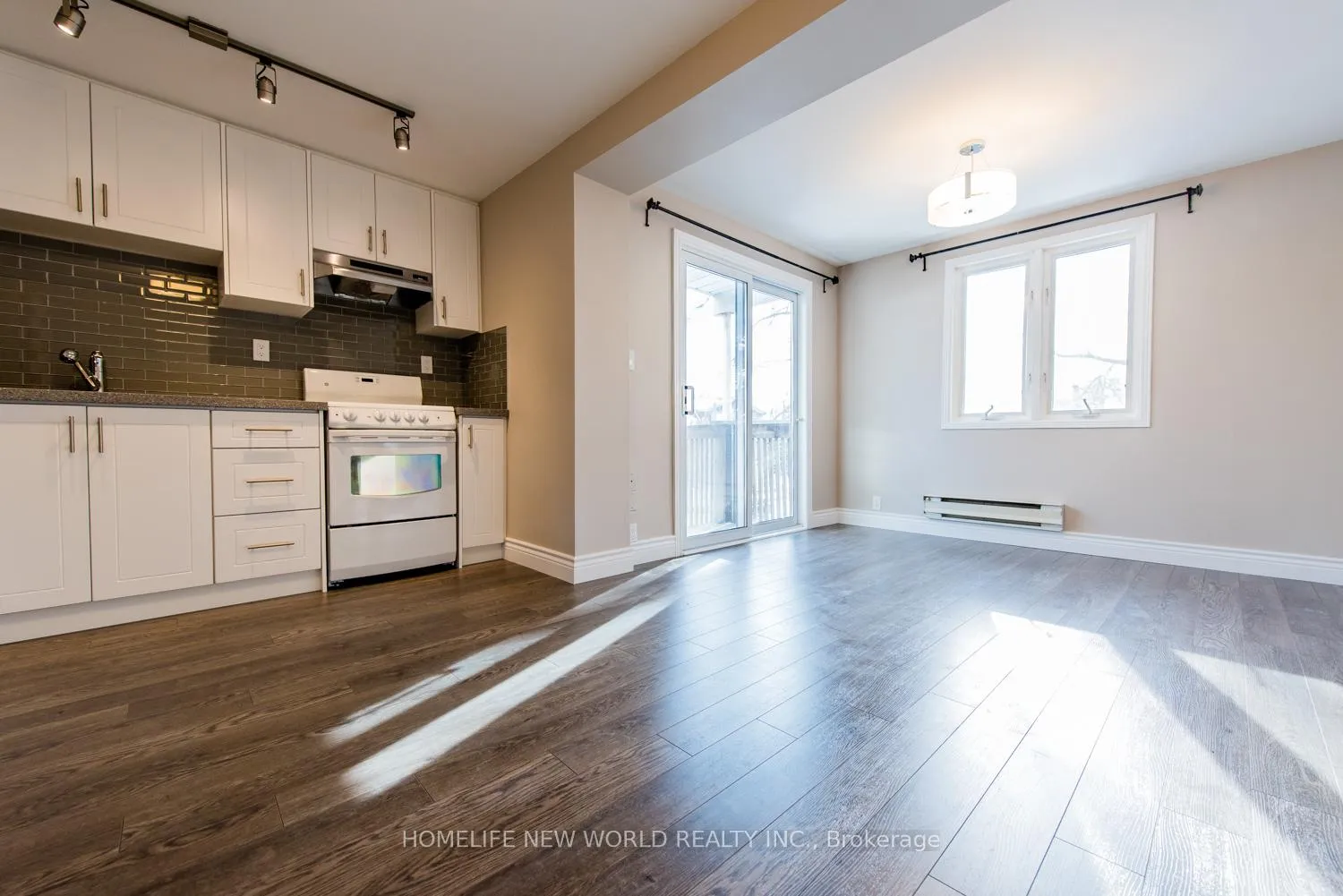 Front of Unit 2, 258 Kenilworth Avenue