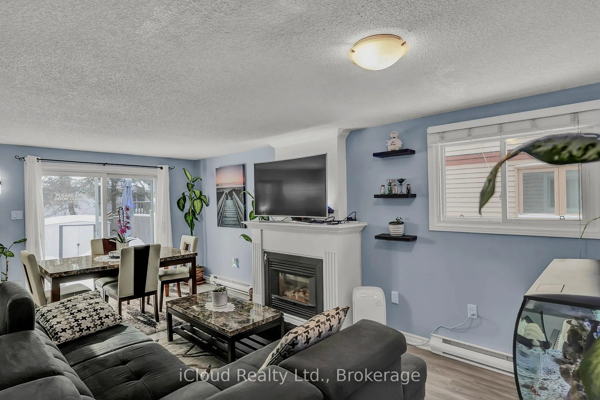 Photo 4 of 39 Corbett Drive, Barrie, Grove East — HOMEH