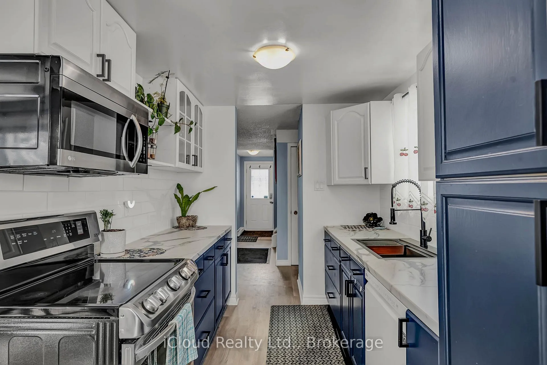 Photo 13 of 39 Corbett Drive, Barrie, Grove East — HOMEH