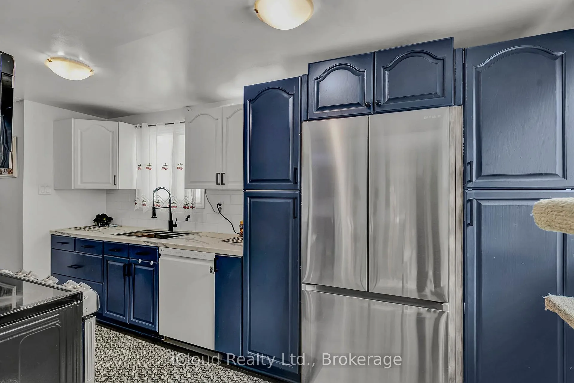 Photo 14 of 39 Corbett Drive, Barrie, Grove East — HOMEH