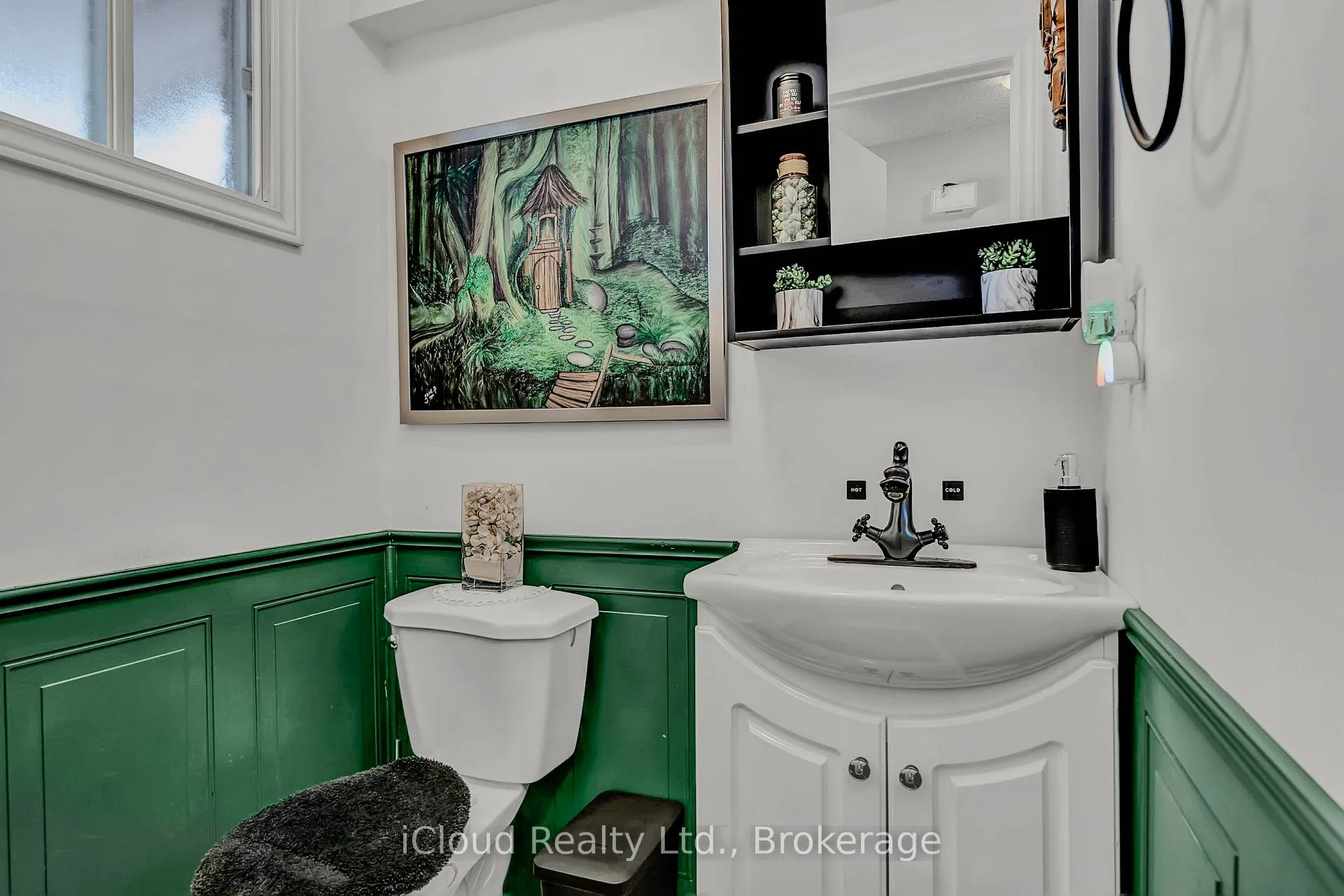 Photo 15 of 39 Corbett Drive, Barrie, Grove East — HOMEH