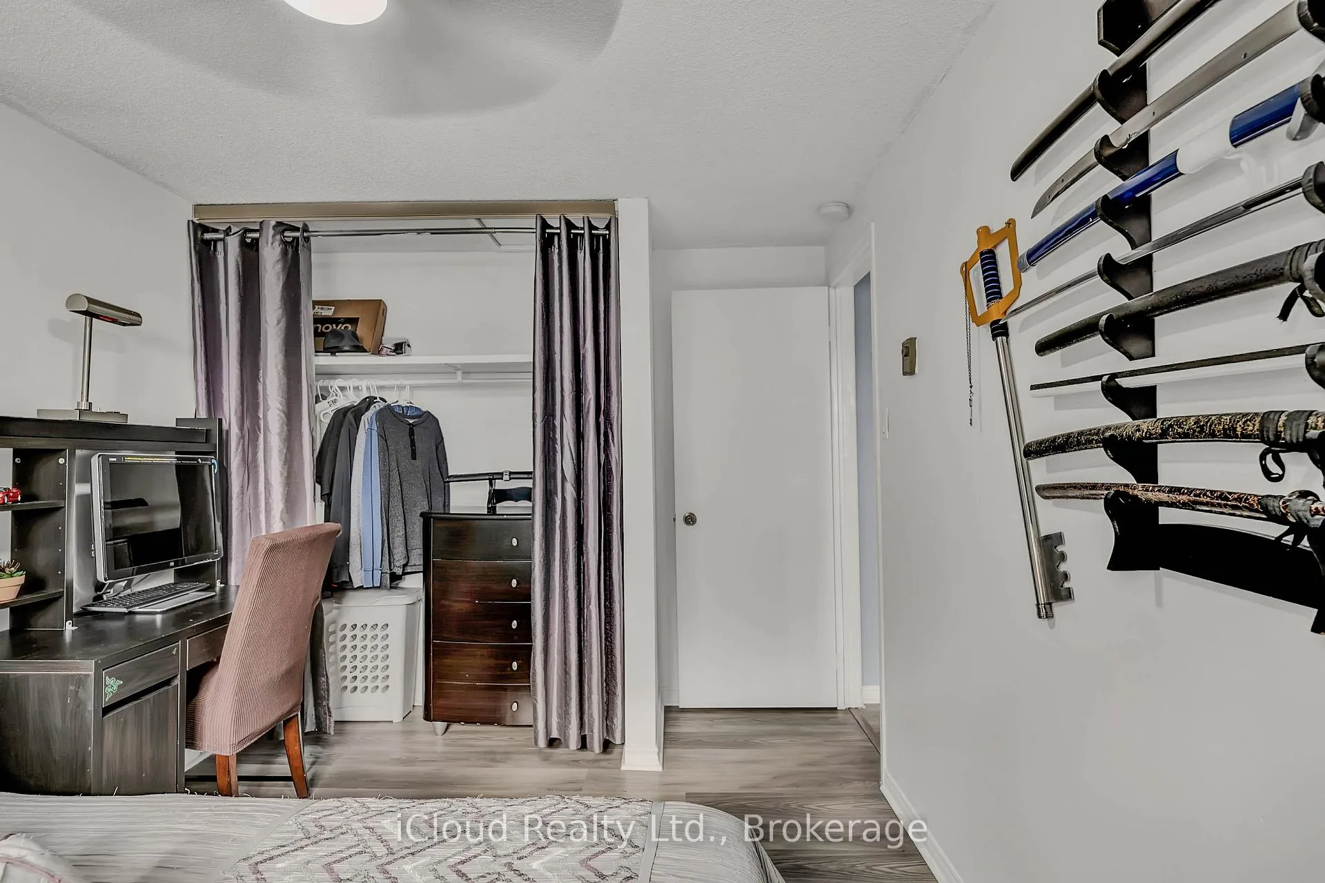 Photo 21 of 39 Corbett Drive, Barrie, Grove East — HOMEH
