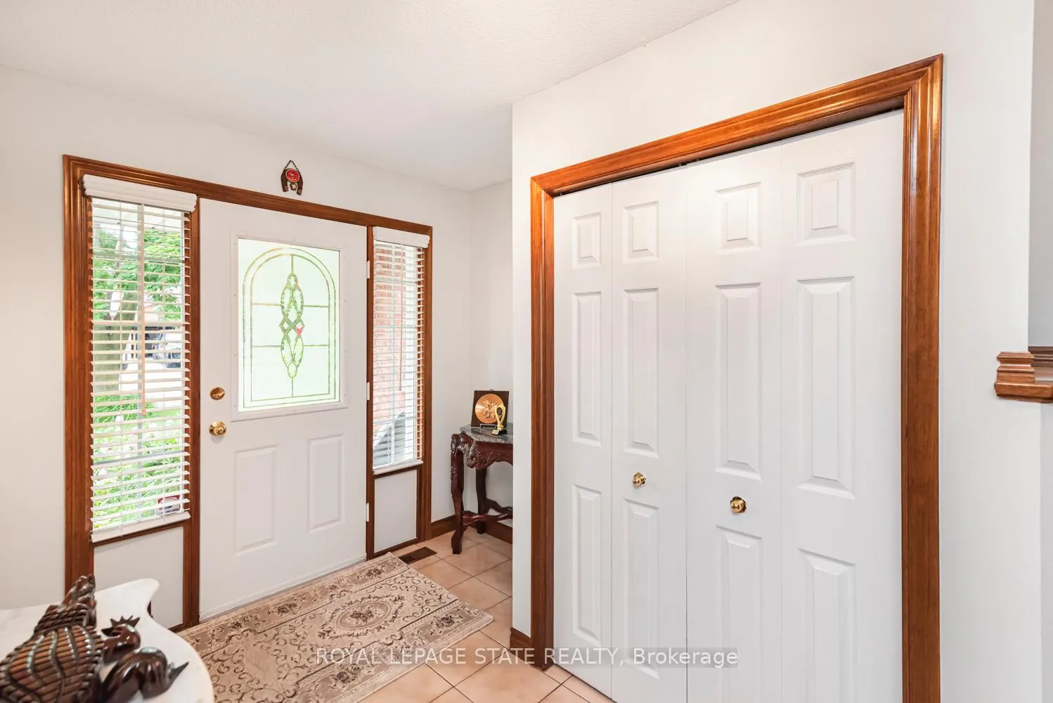 Photo 4 of 16 Chelsea Crescent, Hamilton, Stoney Creek — HOMEH