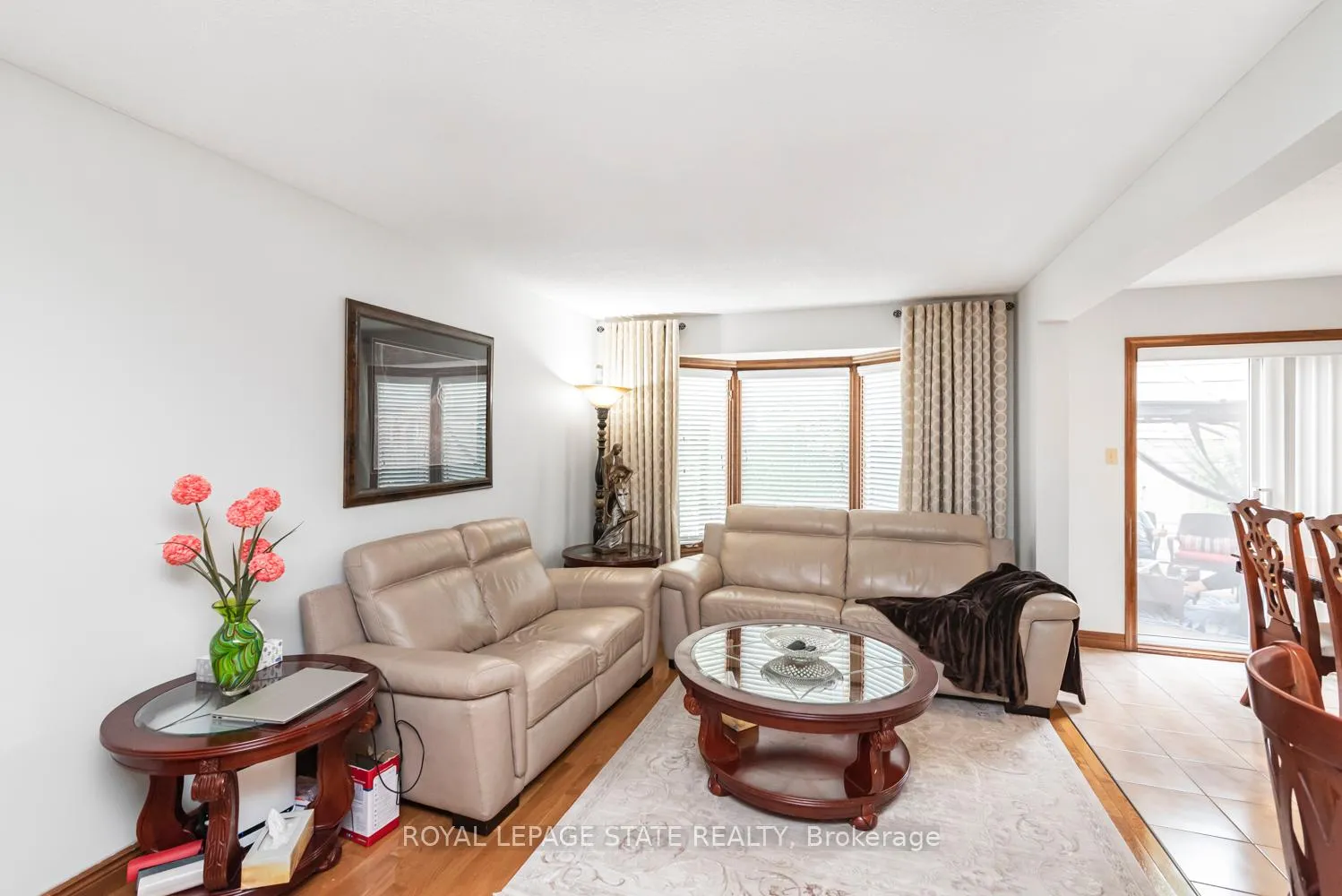 Photo 6 of 16 Chelsea Crescent, Hamilton, Stoney Creek — HOMEH