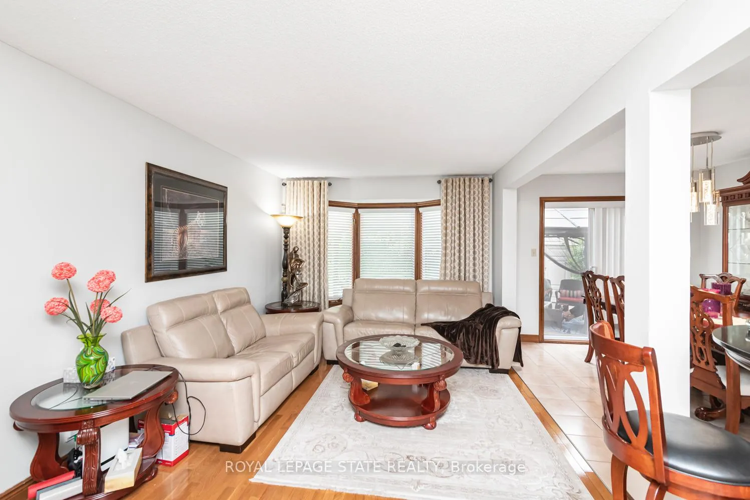 Photo 9 of 16 Chelsea Crescent, Hamilton, Stoney Creek — HOMEH