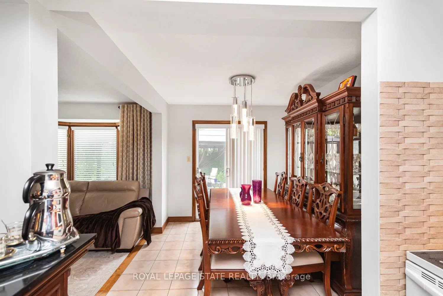 Photo 11 of 16 Chelsea Crescent, Hamilton, Stoney Creek — HOMEH
