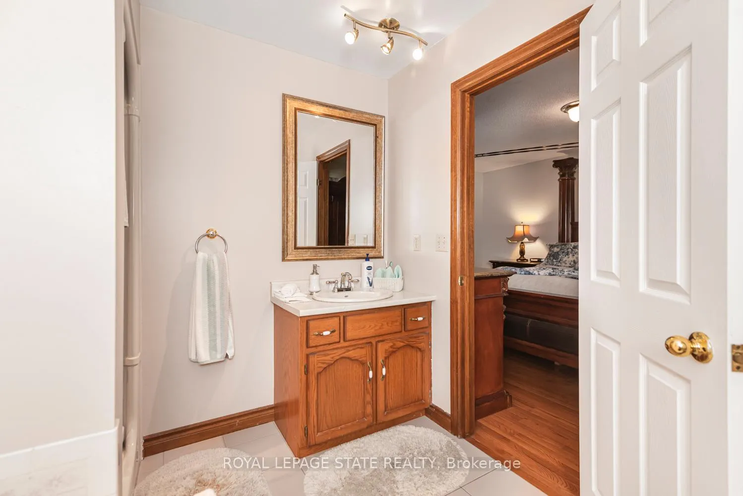 Photo 26 of 16 Chelsea Crescent, Hamilton, Stoney Creek — HOMEH