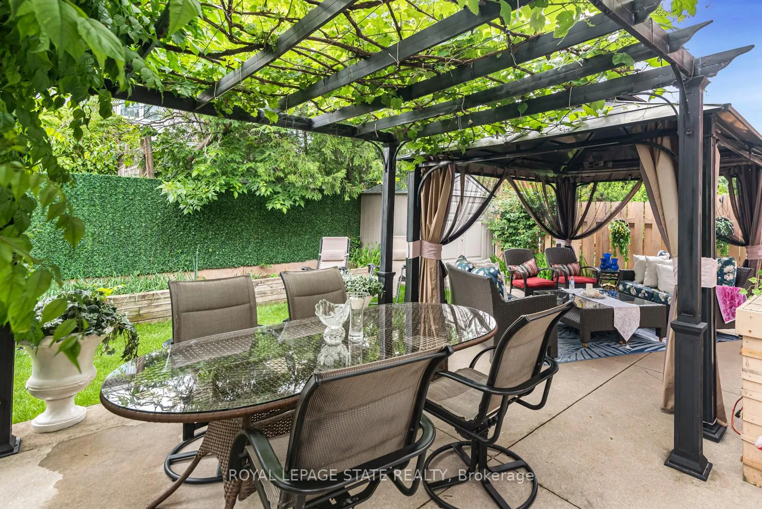 Photo 35 of 16 Chelsea Crescent, Hamilton, Stoney Creek — HOMEH