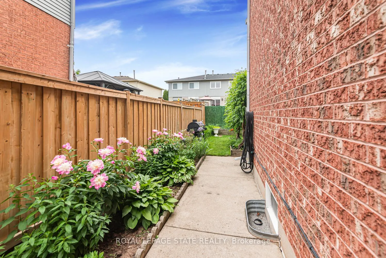 Photo 37 of 16 Chelsea Crescent, Hamilton, Stoney Creek — HOMEH