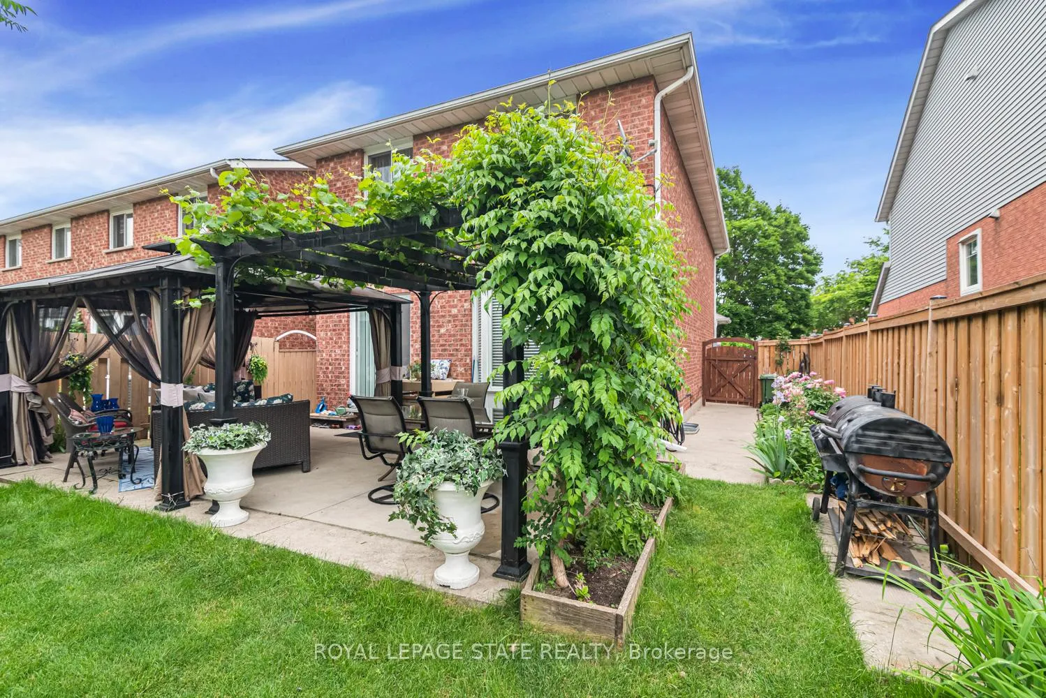 Photo 38 of 16 Chelsea Crescent, Hamilton, Stoney Creek — HOMEH