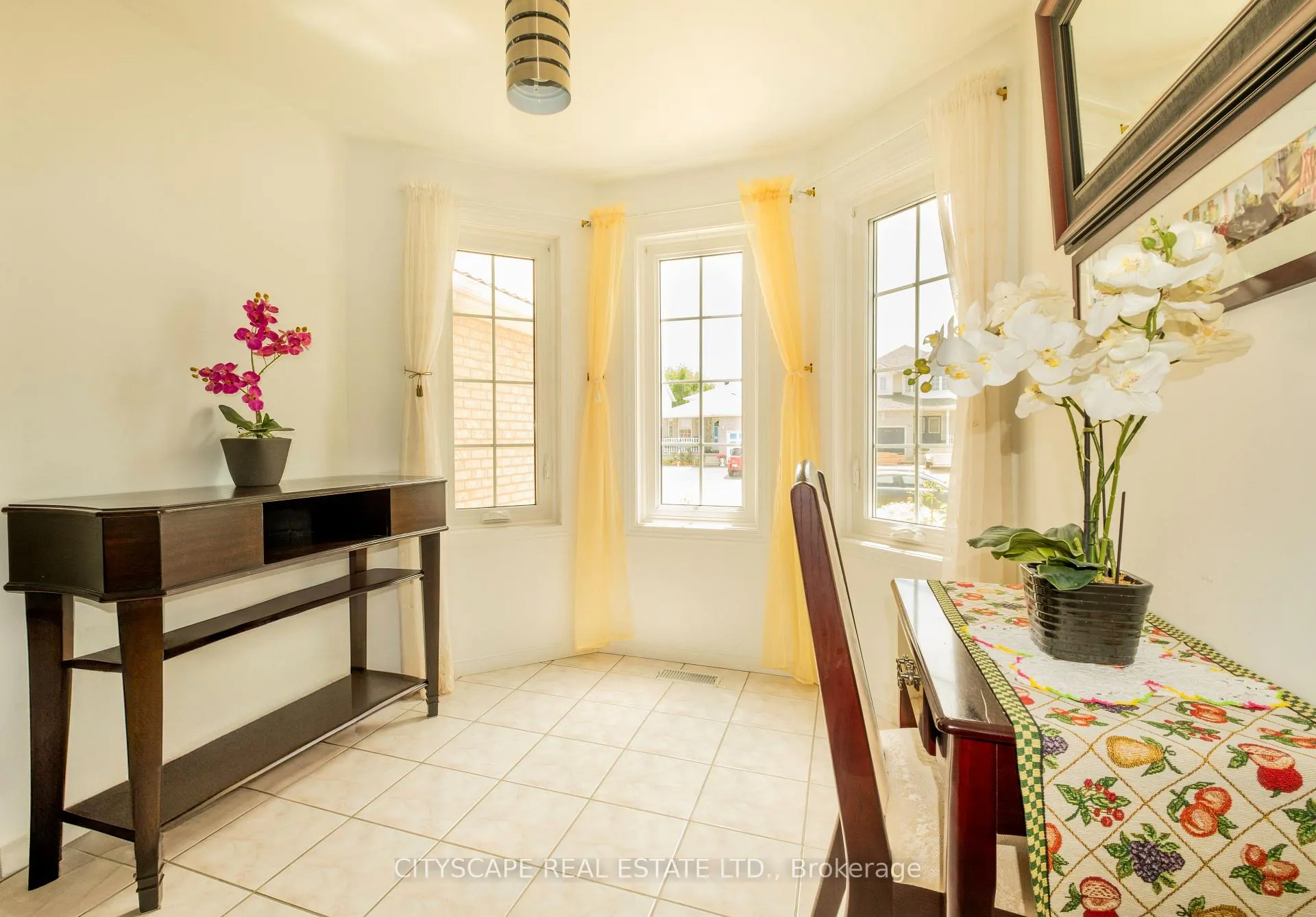 Photo 5 of 57 Ryde Road, Guelph, Willow West/Sugarbush/West Acres — HOMEH