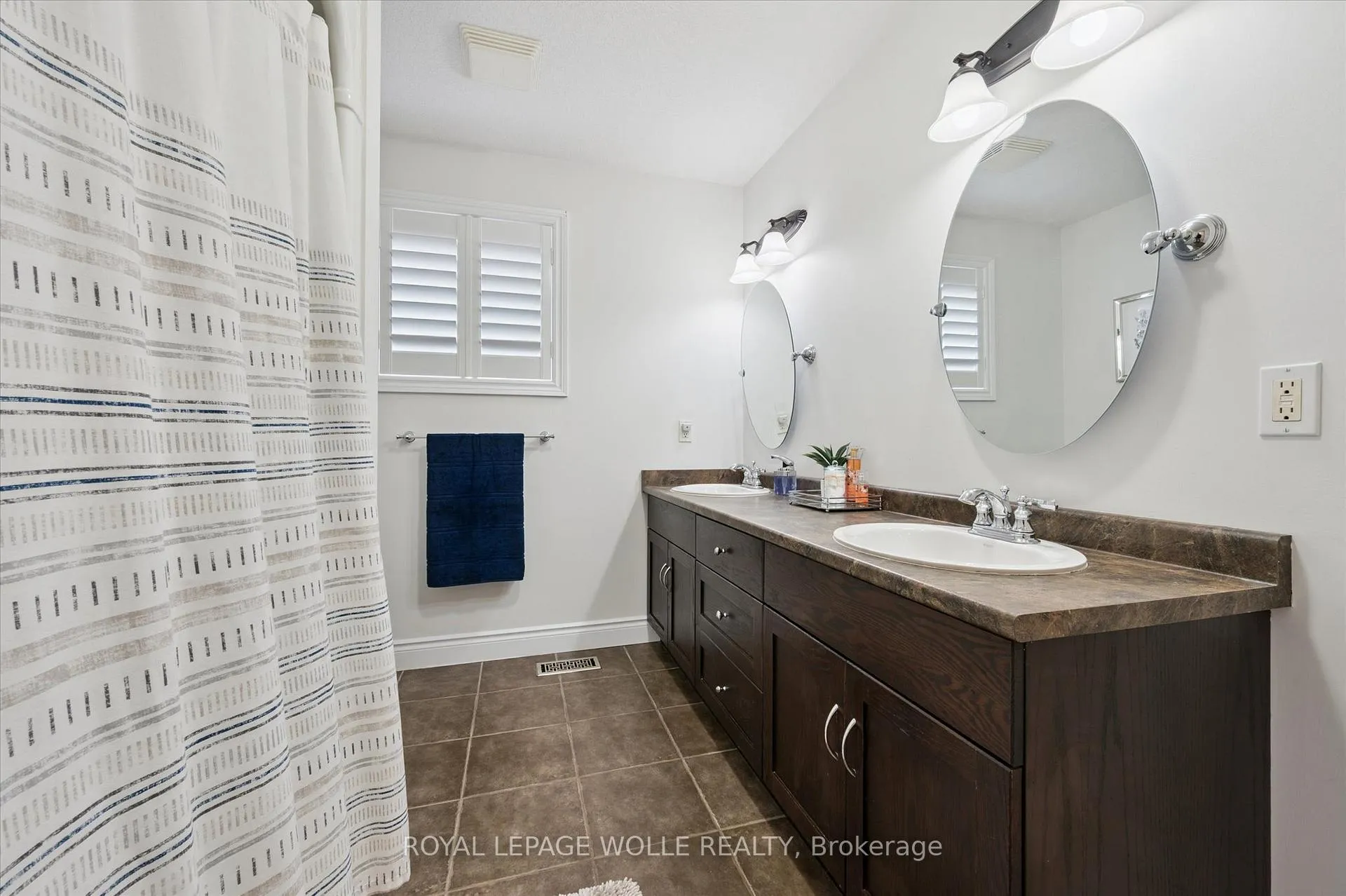 Photo 21 of 531 Wood Nettle Way, Waterloo — HOMEH