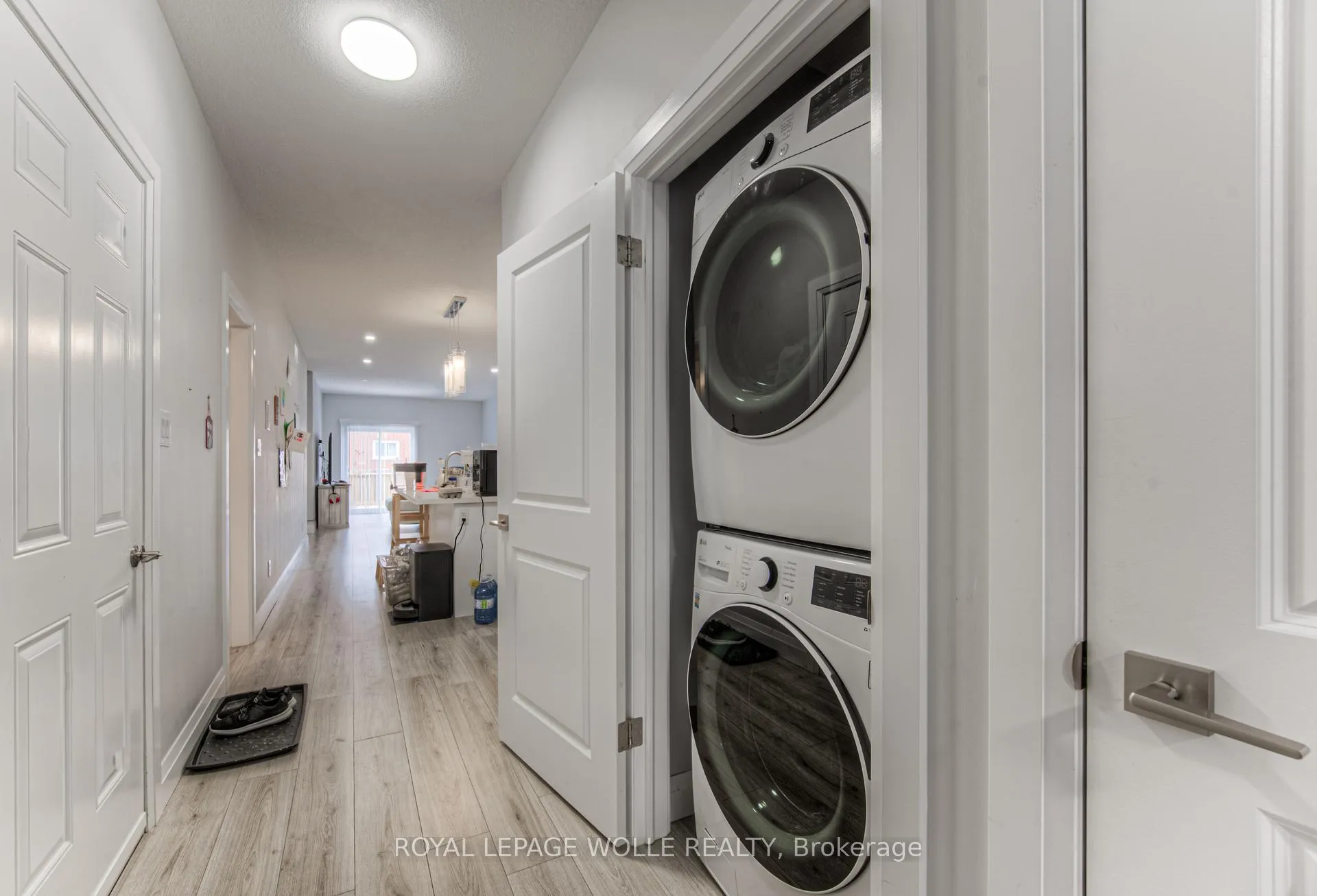 Photo 6 of 204 Fifth Avenue, Kitchener — HOMEH