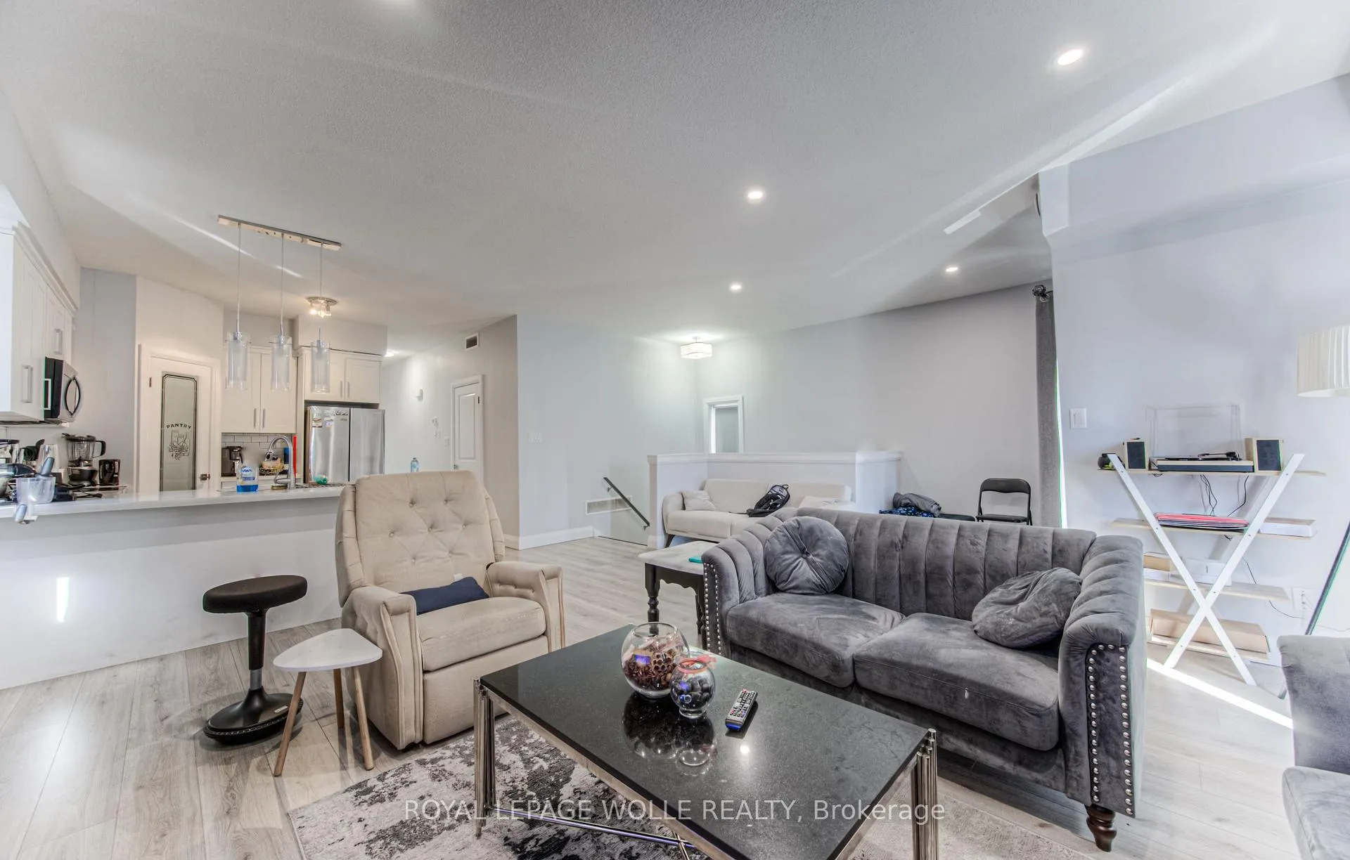 Photo 24 of 204 Fifth Avenue, Kitchener — HOMEH