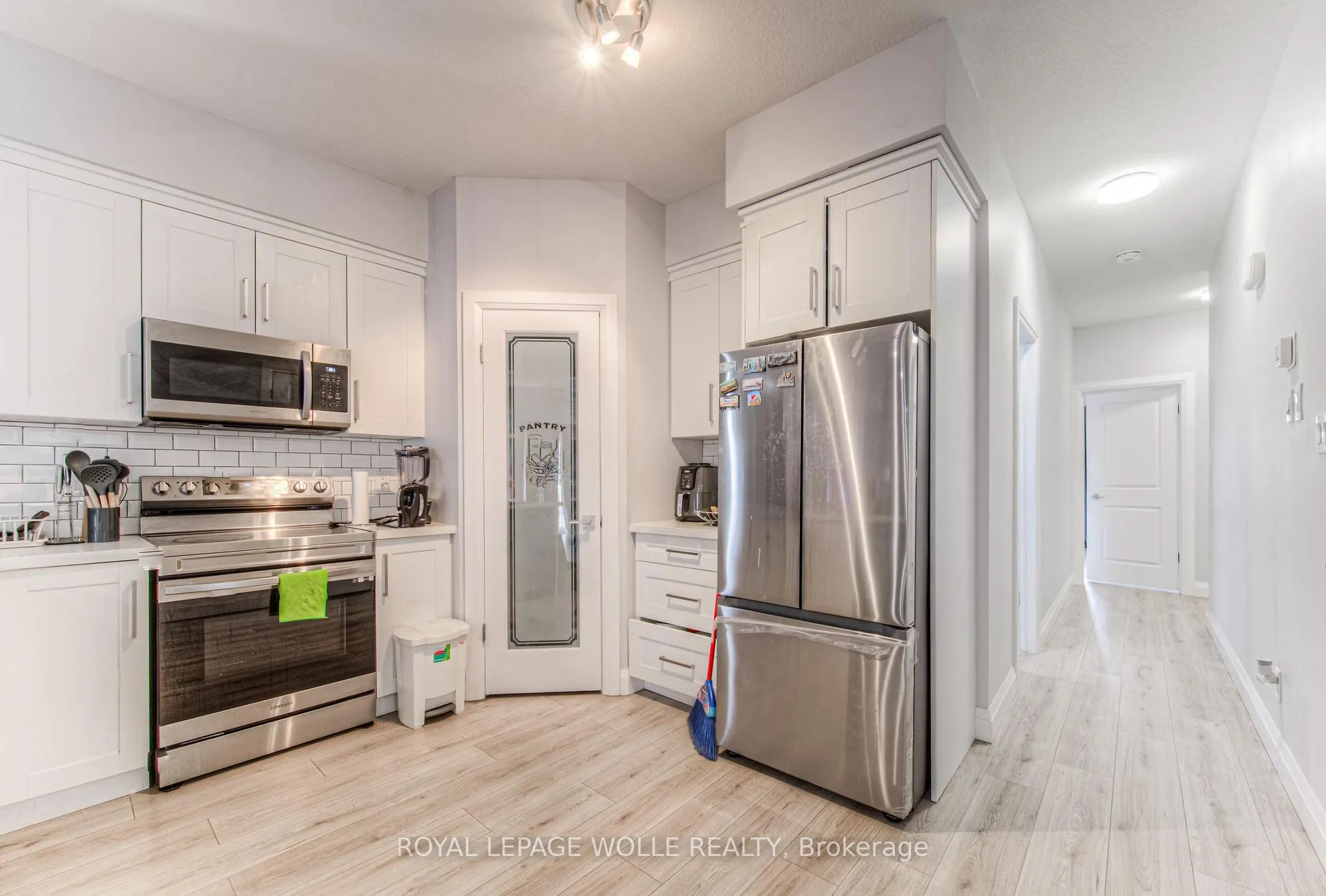 Photo 25 of 204 Fifth Avenue, Kitchener — HOMEH