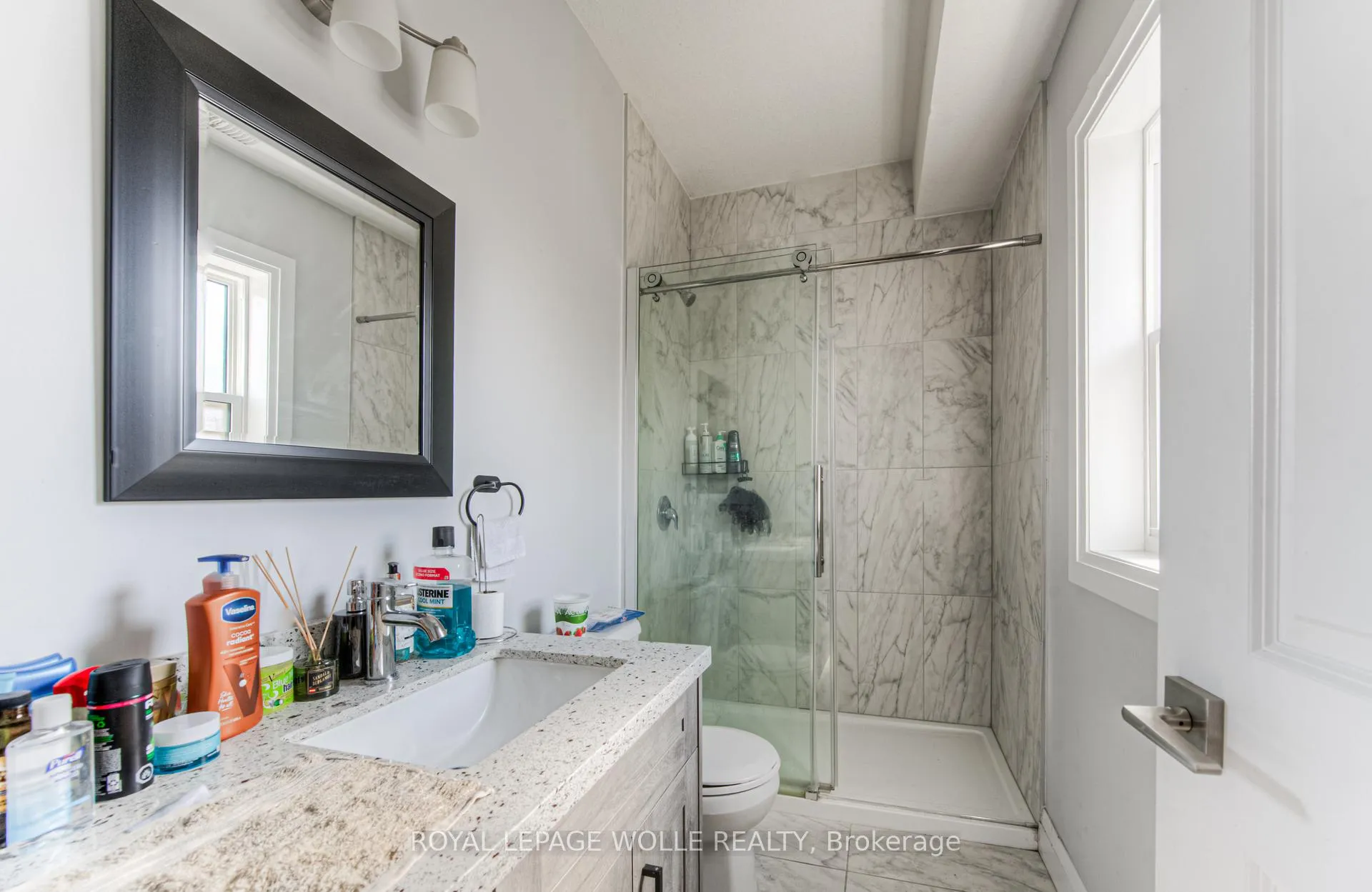 Photo 34 of 204 Fifth Avenue, Kitchener — HOMEH