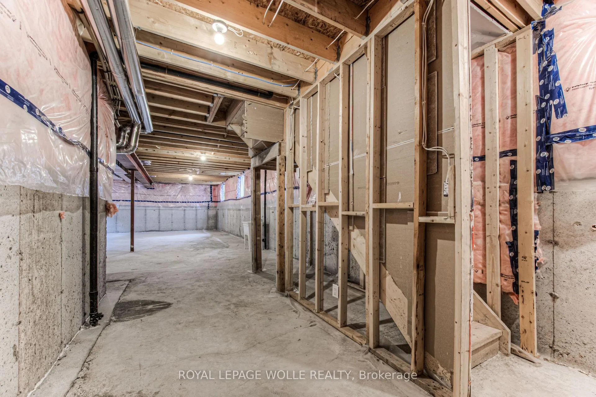 Photo 36 of 204 Fifth Avenue, Kitchener — HOMEH