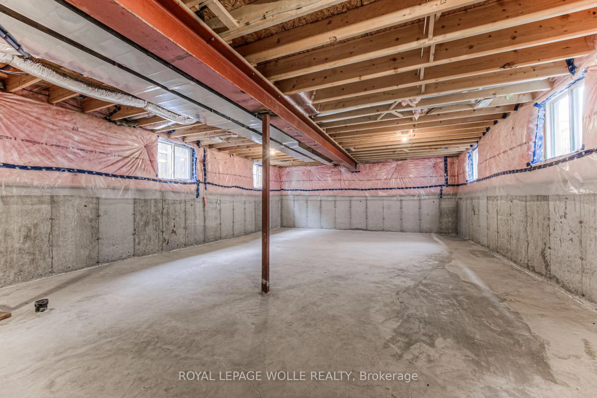 Photo 37 of 204 Fifth Avenue, Kitchener — HOMEH