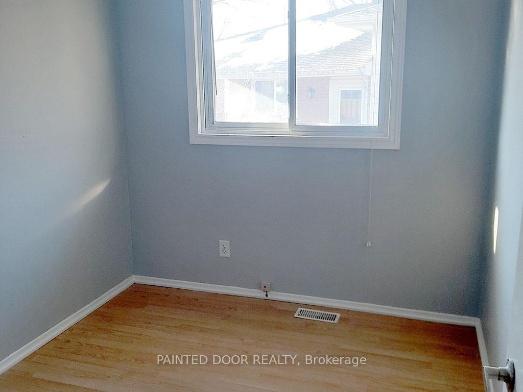 Photo 7 of 26A Bernick Drive, Barrie, Grove East — HOMEH