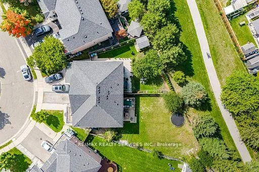 Photo 4 of 130 Dells Crescent, Brampton, Fletcher's Meadow — HOMEH
